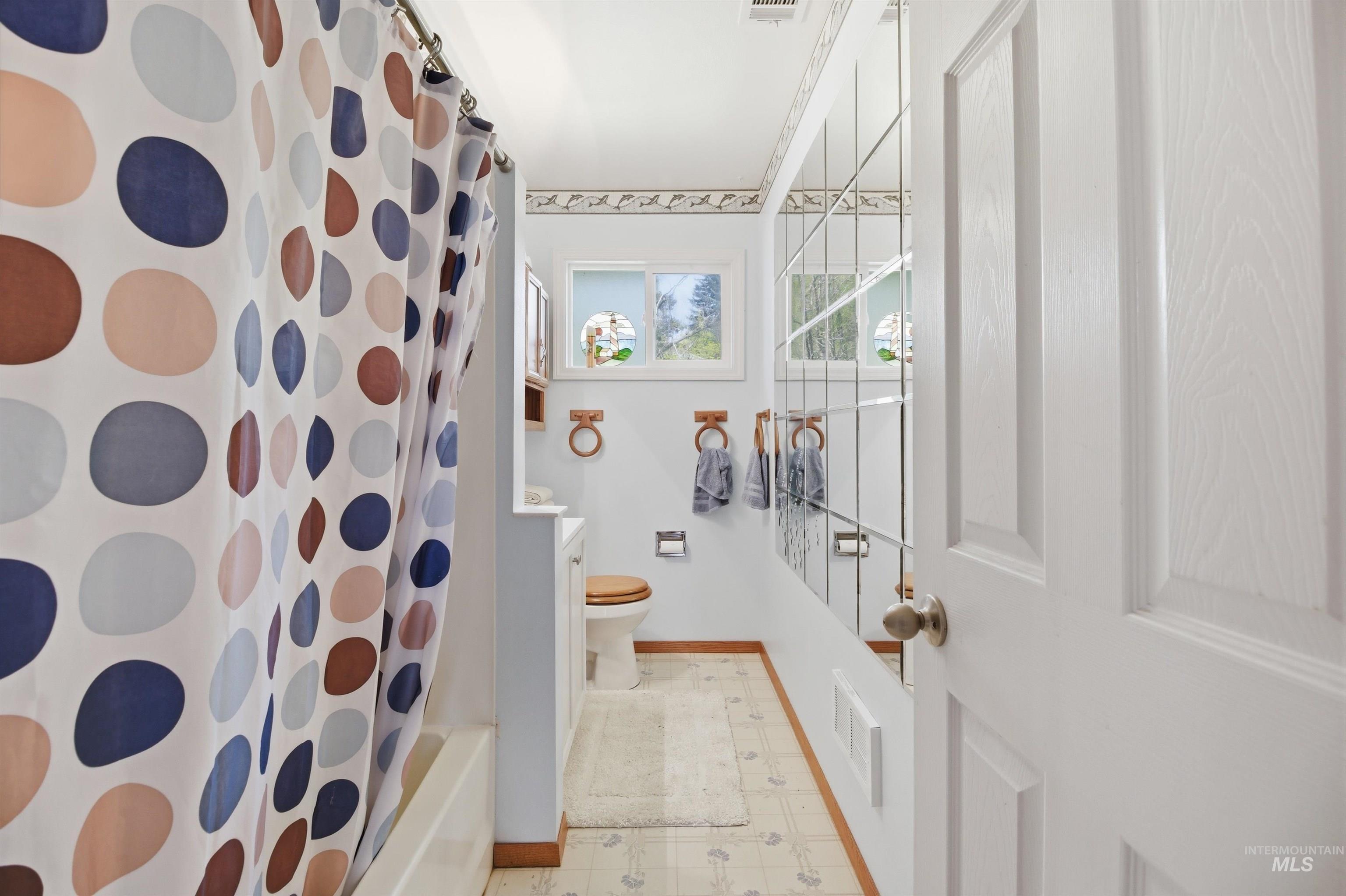 828 S Meadow St, Moscow, Idaho 83843, 3 Bedrooms, 1.5 Bathrooms, Residential For Sale, Price $359,000,MLS 98983201