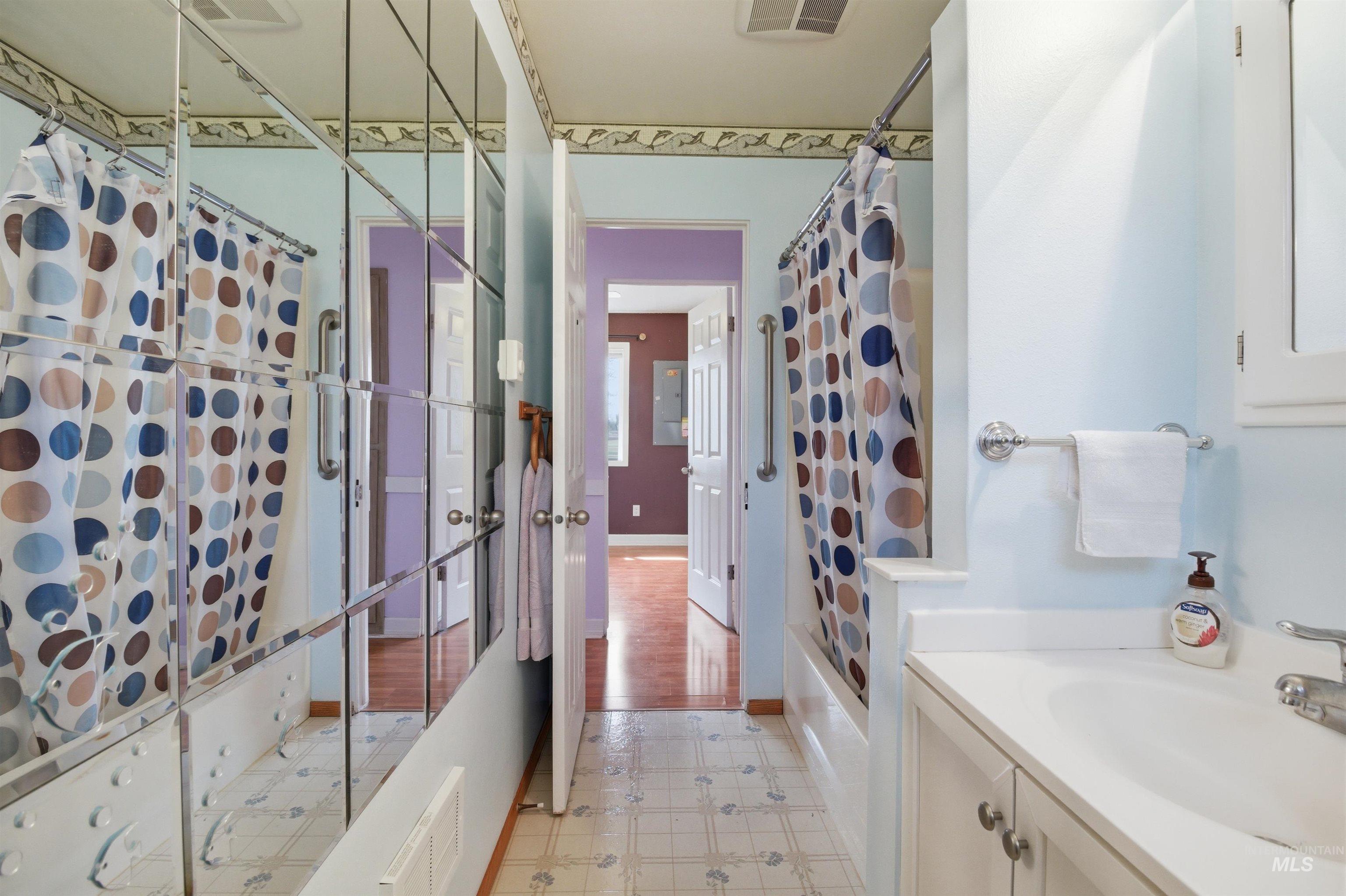 828 S Meadow St, Moscow, Idaho 83843, 3 Bedrooms, 1.5 Bathrooms, Residential For Sale, Price $359,000,MLS 98983201