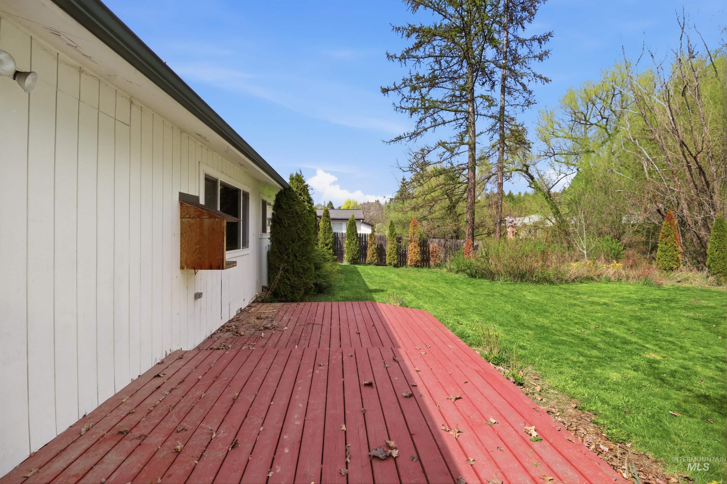 828 S Meadow St, Moscow, Idaho 83843, 3 Bedrooms, 1.5 Bathrooms, Residential For Sale, Price $359,000,MLS 98983201