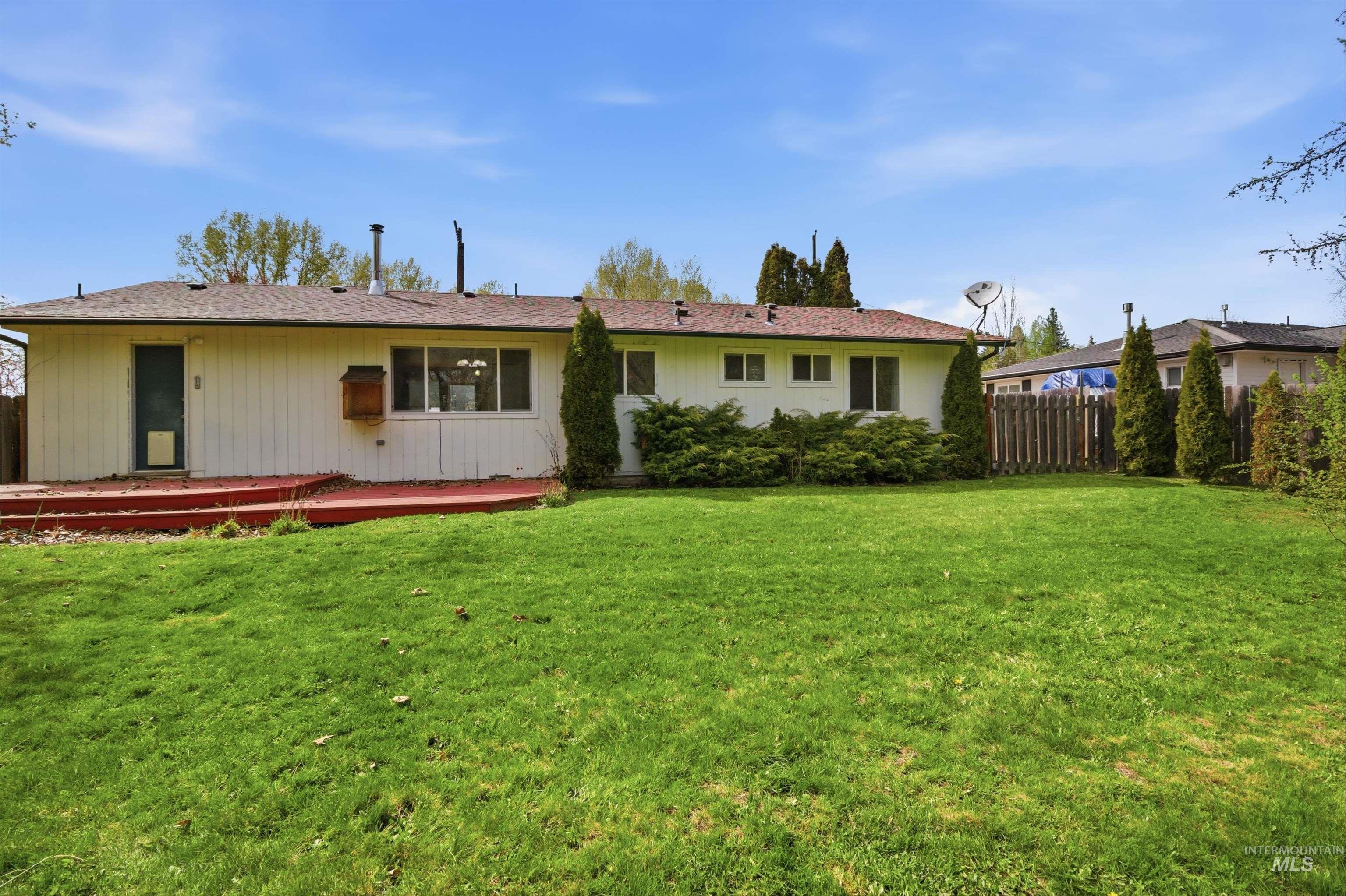 828 S Meadow St, Moscow, Idaho 83843, 3 Bedrooms, 1.5 Bathrooms, Residential For Sale, Price $359,000,MLS 98983201