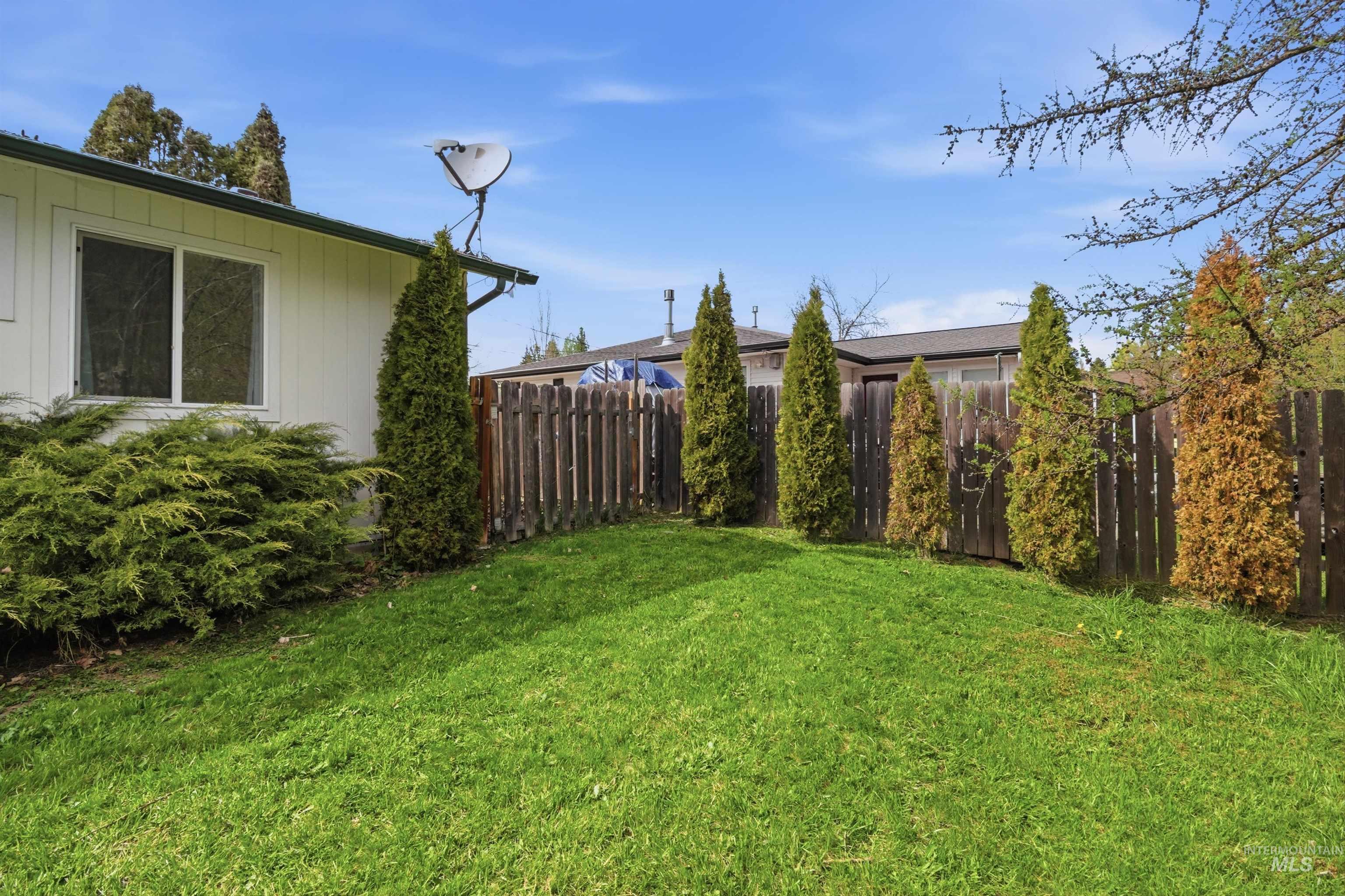 828 S Meadow St, Moscow, Idaho 83843, 3 Bedrooms, 1.5 Bathrooms, Residential For Sale, Price $359,000,MLS 98983201