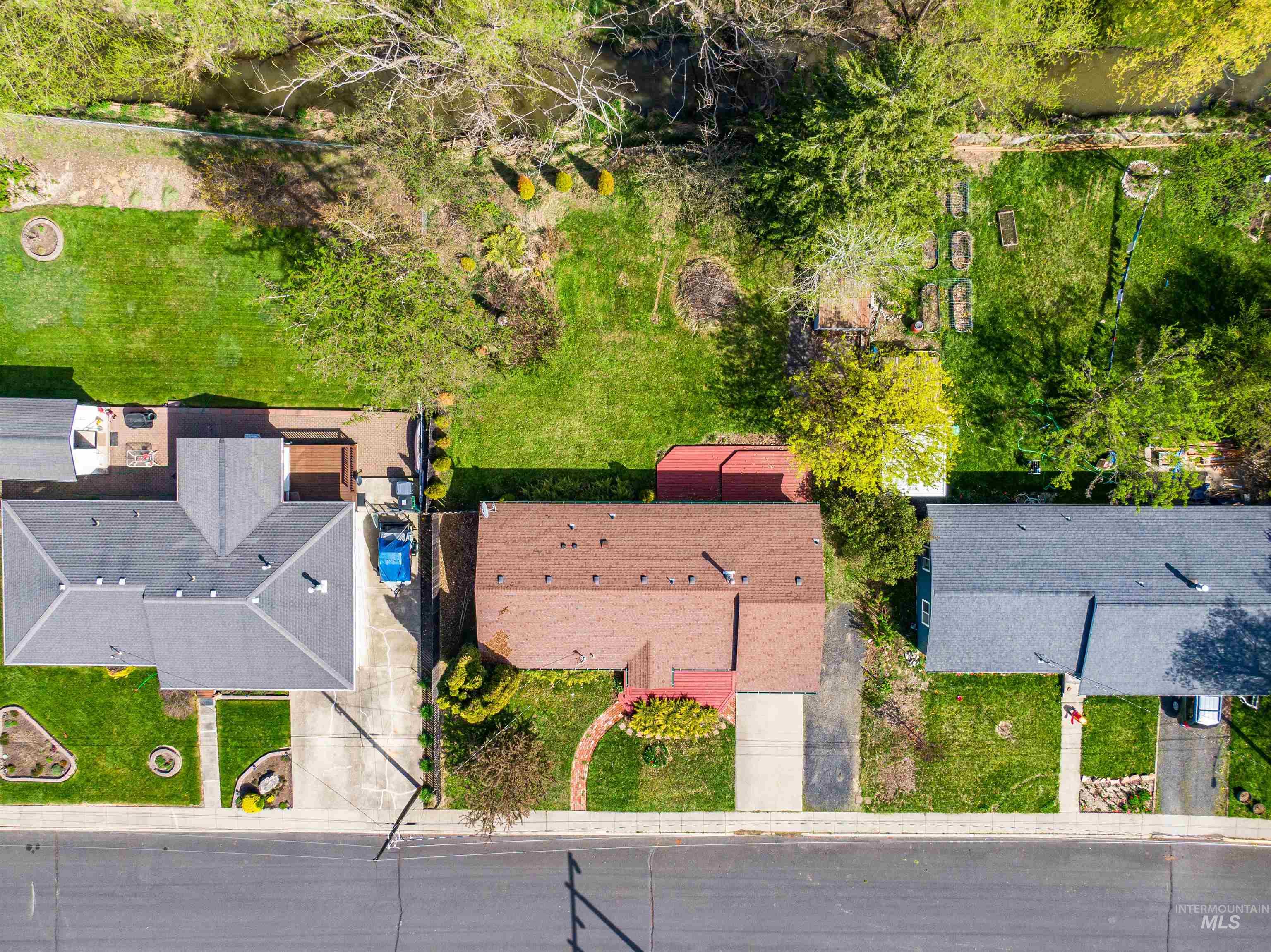 828 S Meadow St, Moscow, Idaho 83843, 3 Bedrooms, 1.5 Bathrooms, Residential For Sale, Price $359,000,MLS 98983201