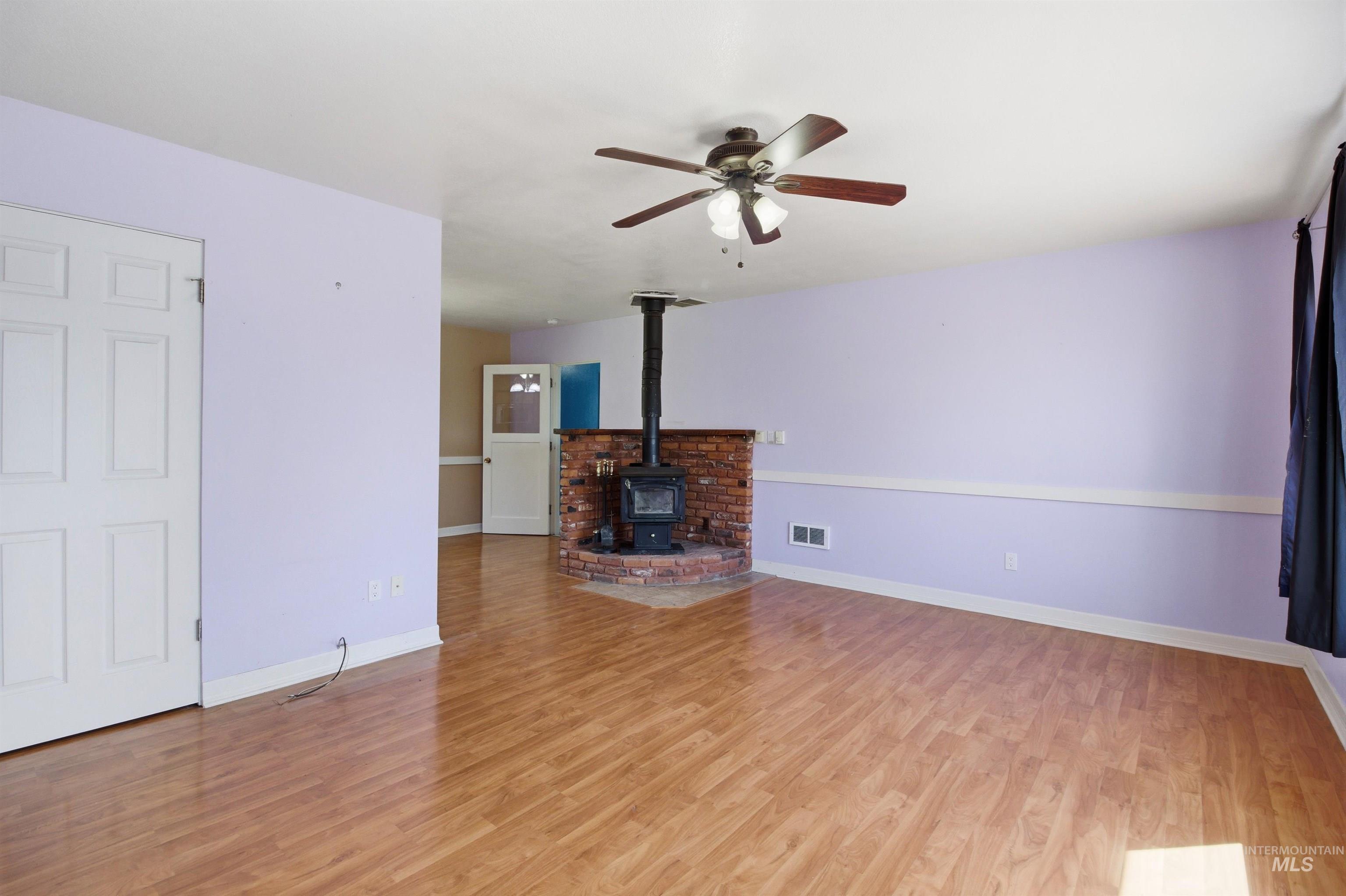 828 S Meadow St, Moscow, Idaho 83843, 3 Bedrooms, 1.5 Bathrooms, Residential For Sale, Price $359,000,MLS 98983201