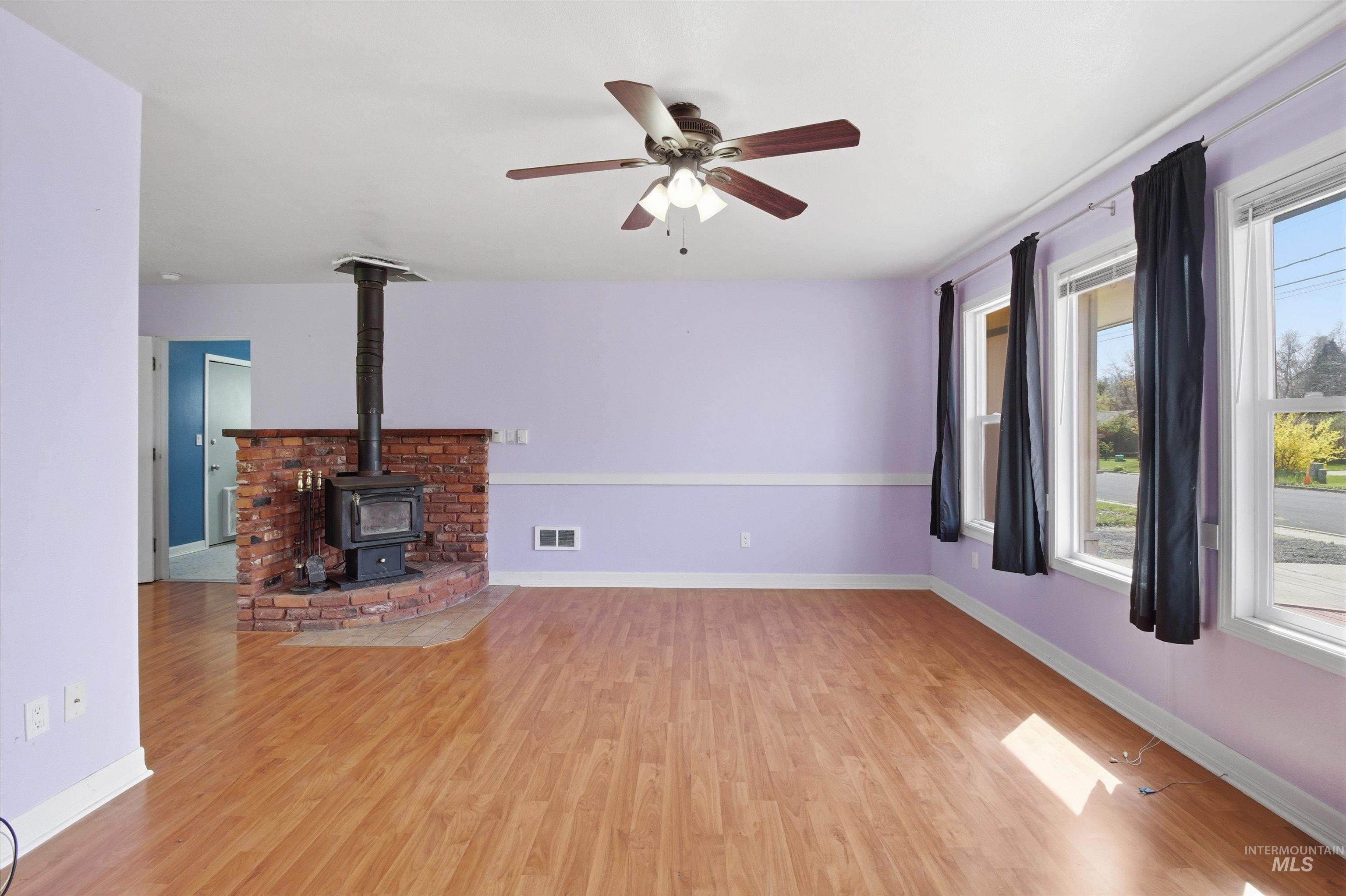 828 S Meadow St, Moscow, Idaho 83843, 3 Bedrooms, 1.5 Bathrooms, Residential For Sale, Price $359,000,MLS 98983201