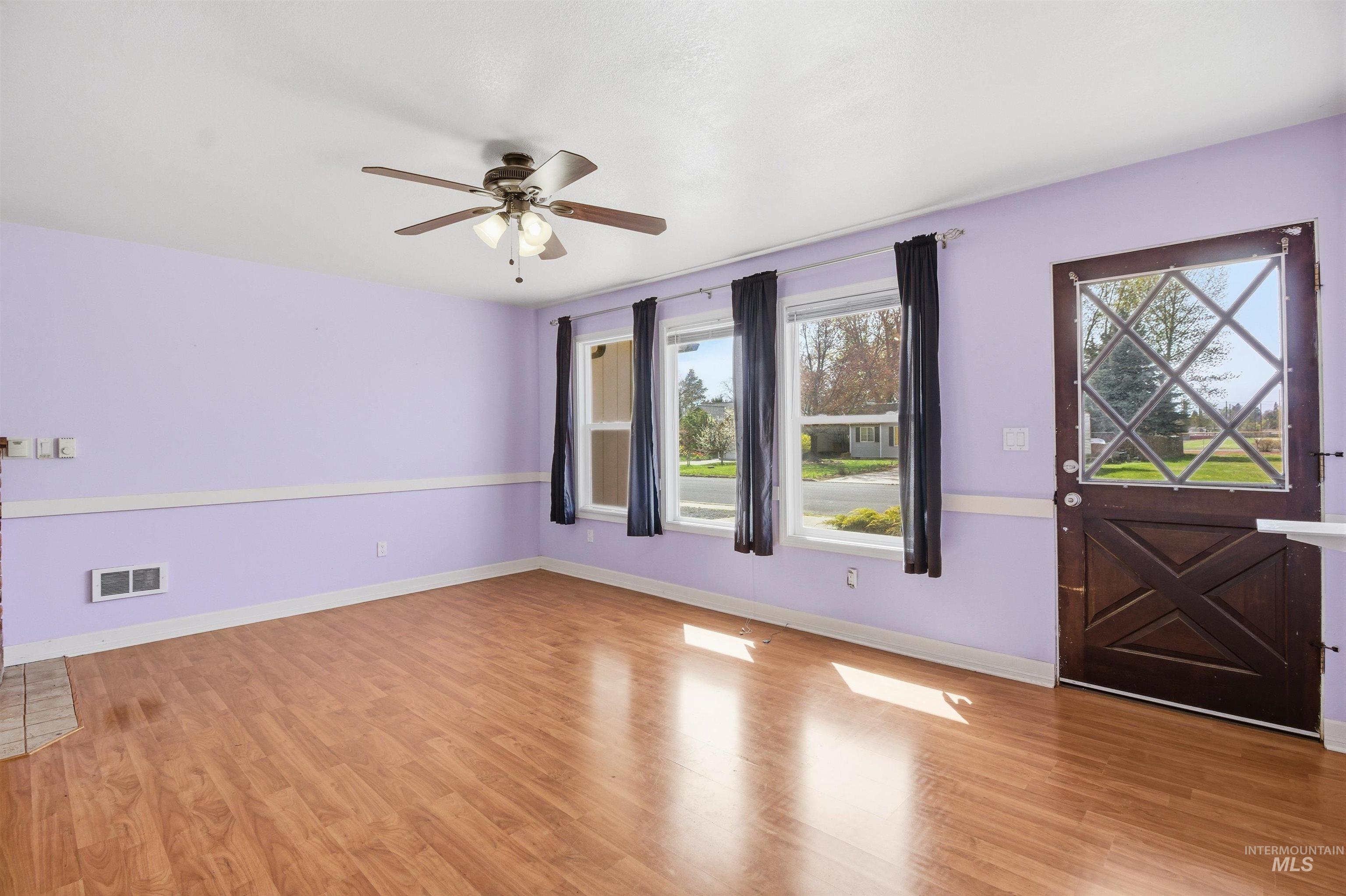 828 S Meadow St, Moscow, Idaho 83843, 3 Bedrooms, 1.5 Bathrooms, Residential For Sale, Price $359,000,MLS 98983201