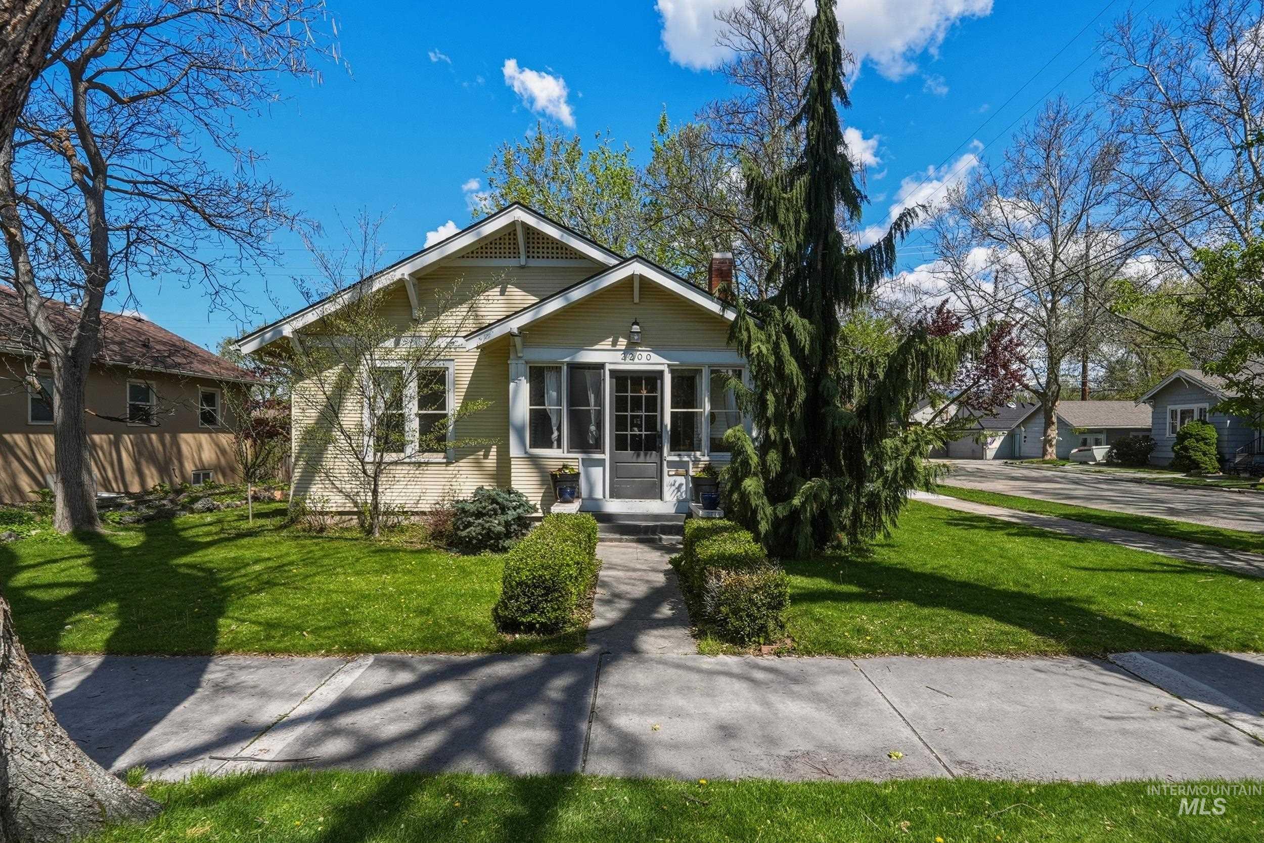 2200 W Bannock St, Boise, Idaho 83702, 2 Bedrooms, 1 Bathroom, Residential For Sale, Price $629,900, 98983202
