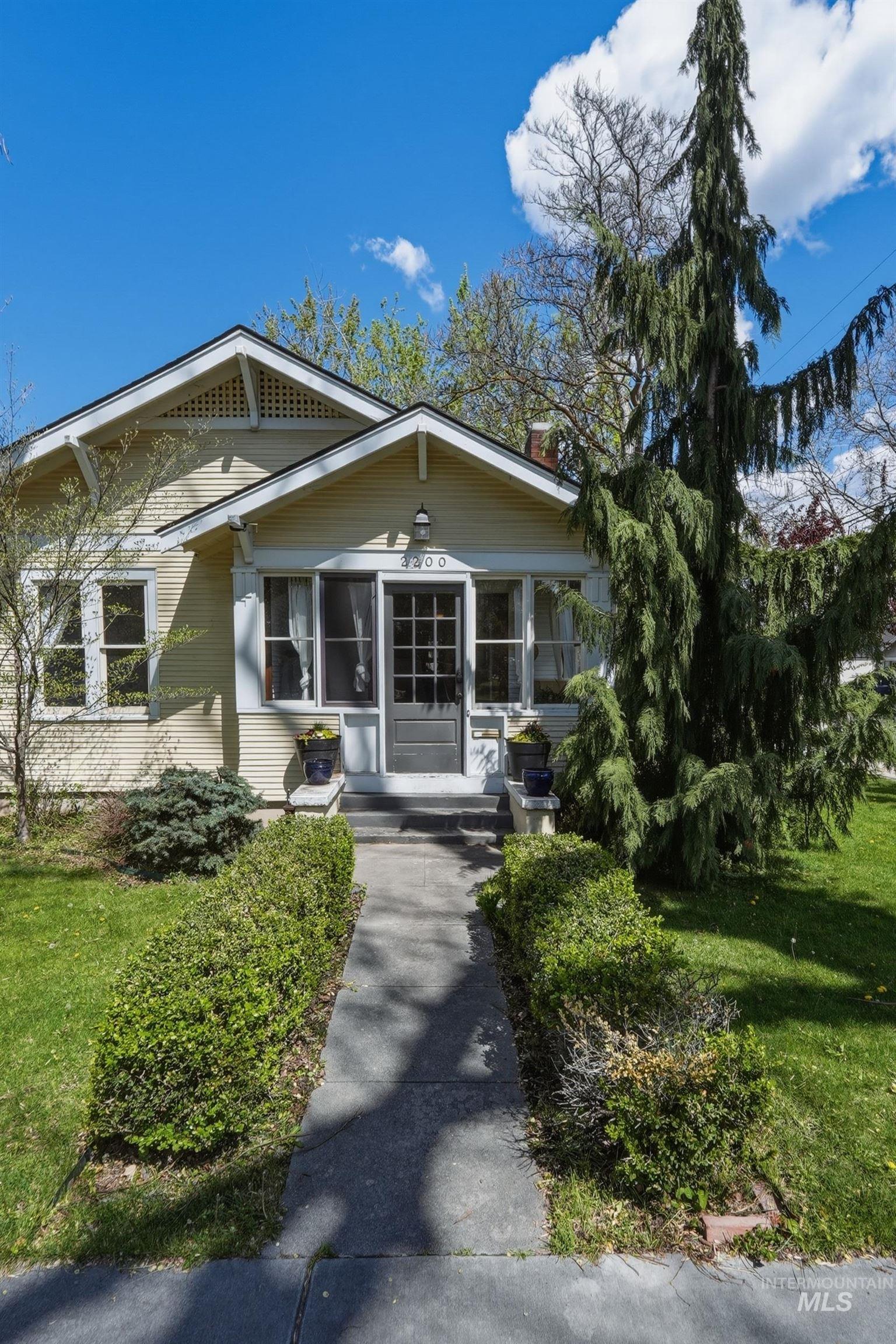 2200 W Bannock St, Boise, Idaho 83702, 2 Bedrooms, 1 Bathroom, Residential For Sale, Price $629,900, 98983202