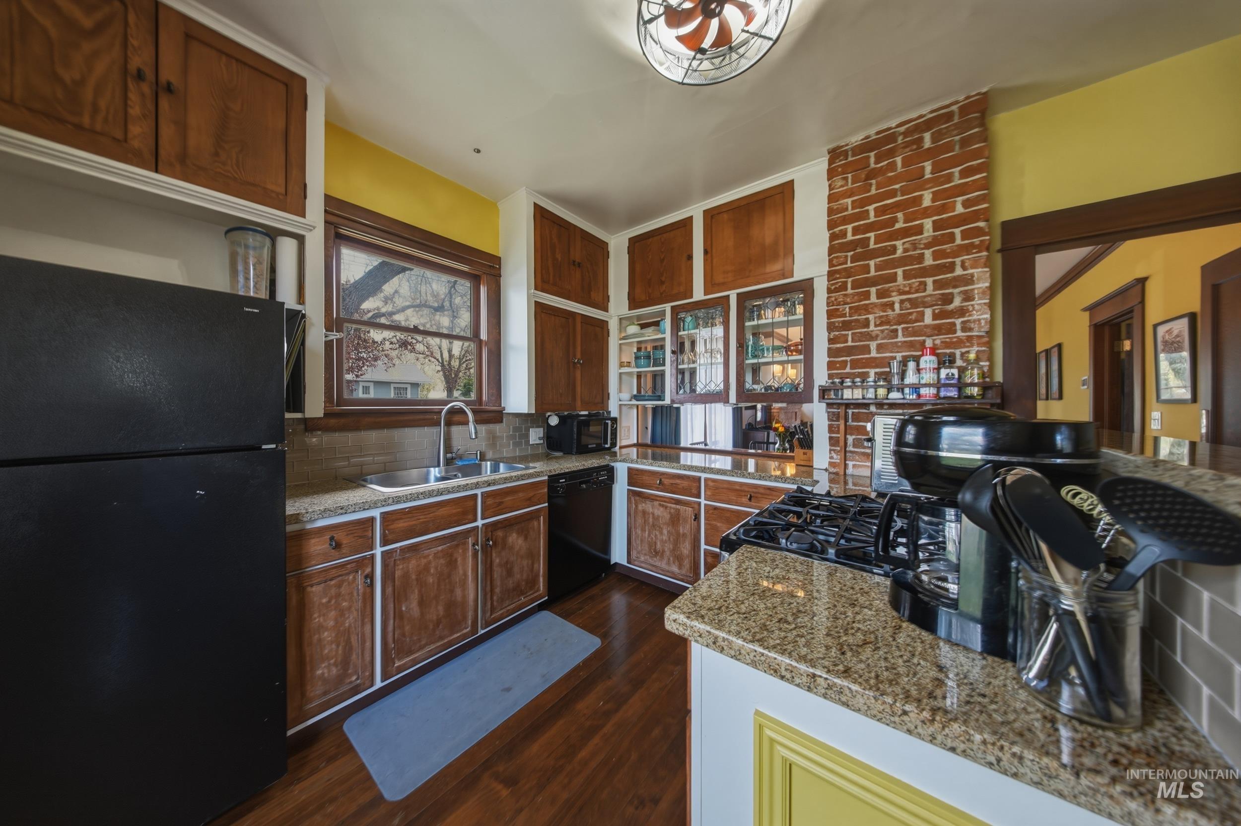 2200 W Bannock St, Boise, Idaho 83702, 2 Bedrooms, 1 Bathroom, Residential For Sale, Price $629,900, 98983202