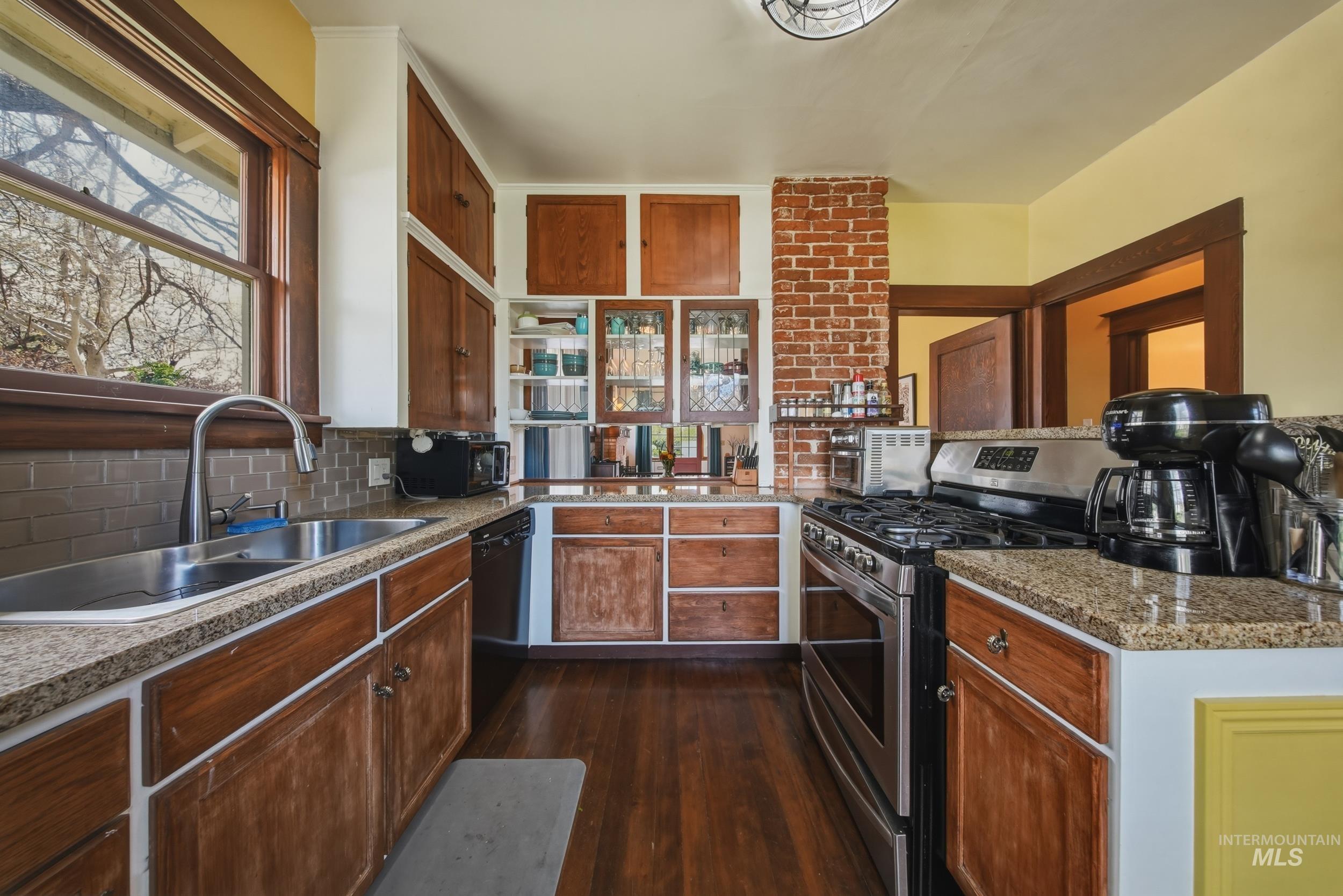 2200 W Bannock St, Boise, Idaho 83702, 2 Bedrooms, 1 Bathroom, Residential For Sale, Price $629,900, 98983202