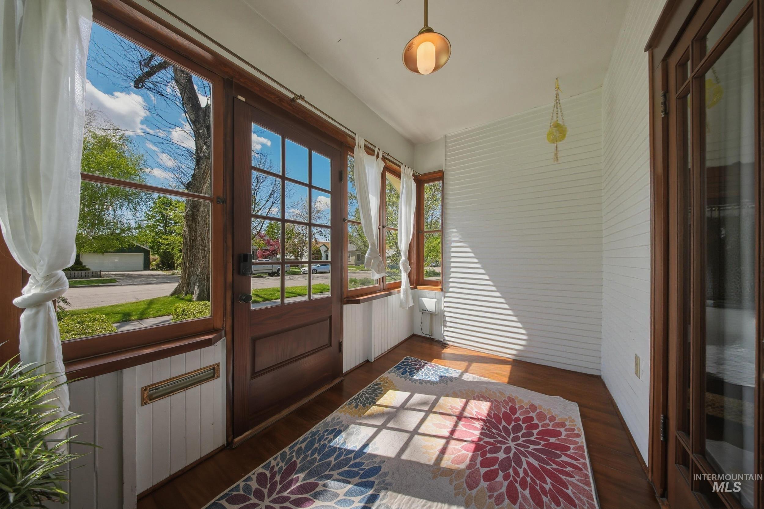 2200 W Bannock St, Boise, Idaho 83702, 2 Bedrooms, 1 Bathroom, Residential For Sale, Price $629,900, 98983202