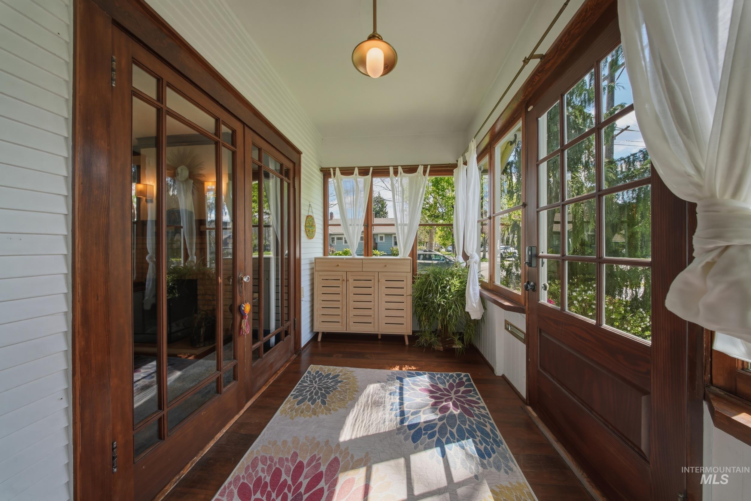 2200 W Bannock St, Boise, Idaho 83702, 2 Bedrooms, 1 Bathroom, Residential For Sale, Price $629,900, 98983202