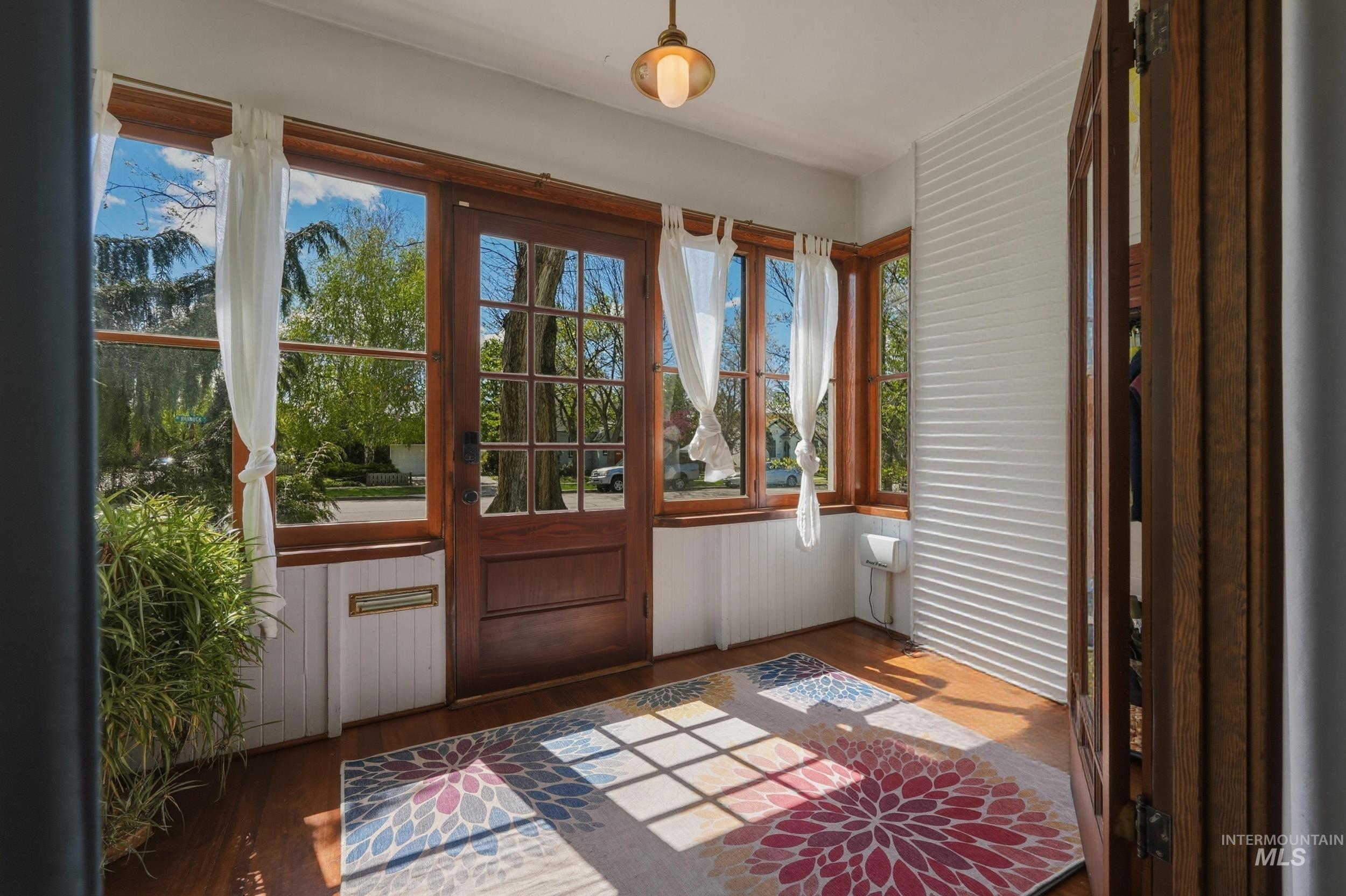 2200 W Bannock St, Boise, Idaho 83702, 2 Bedrooms, 1 Bathroom, Residential For Sale, Price $629,900, 98983202