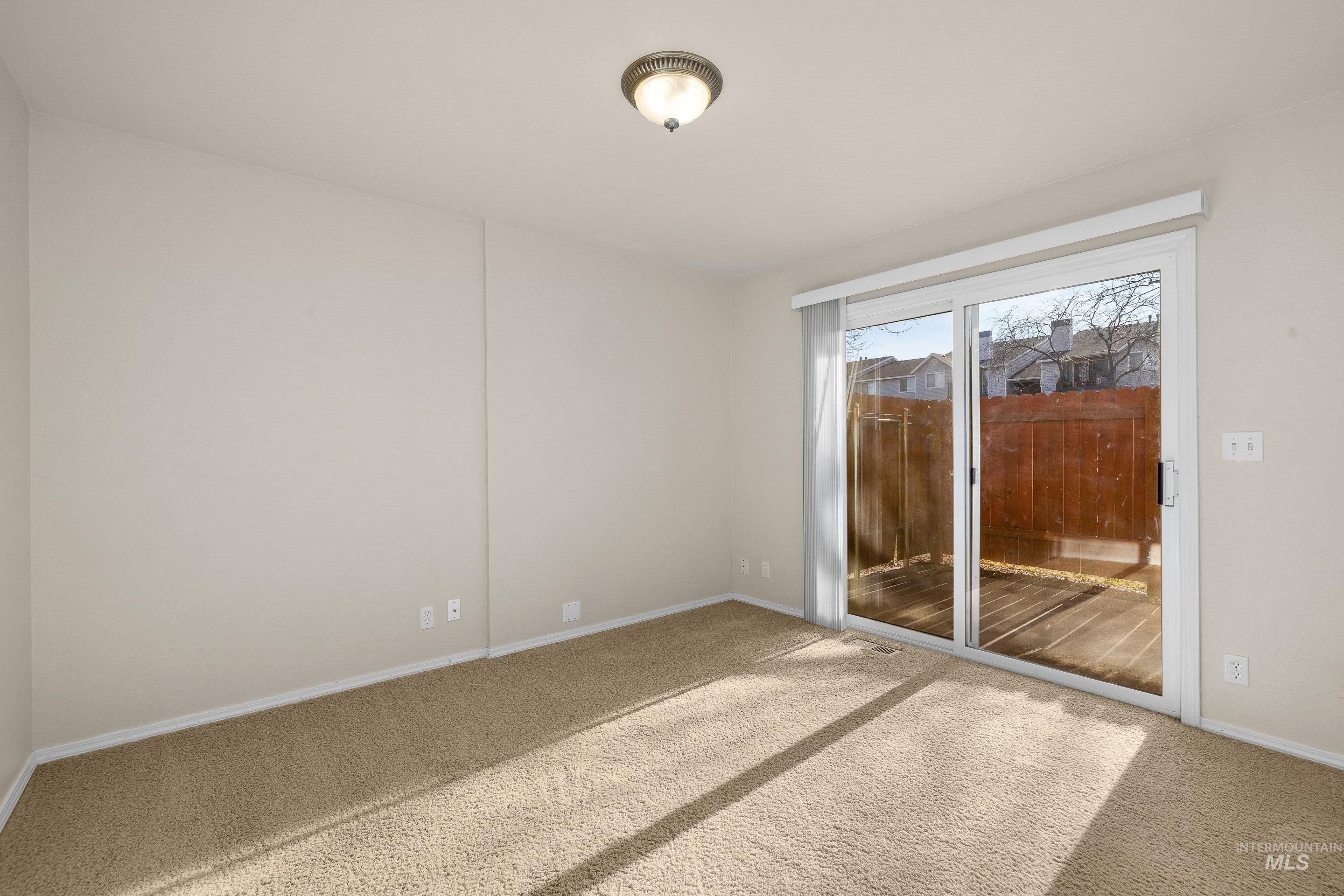 8909 W Irving St., Boise, Idaho 83704, 1 Bedroom, 1 Bathroom, Residential For Sale, Price $219,700,MLS 98983203