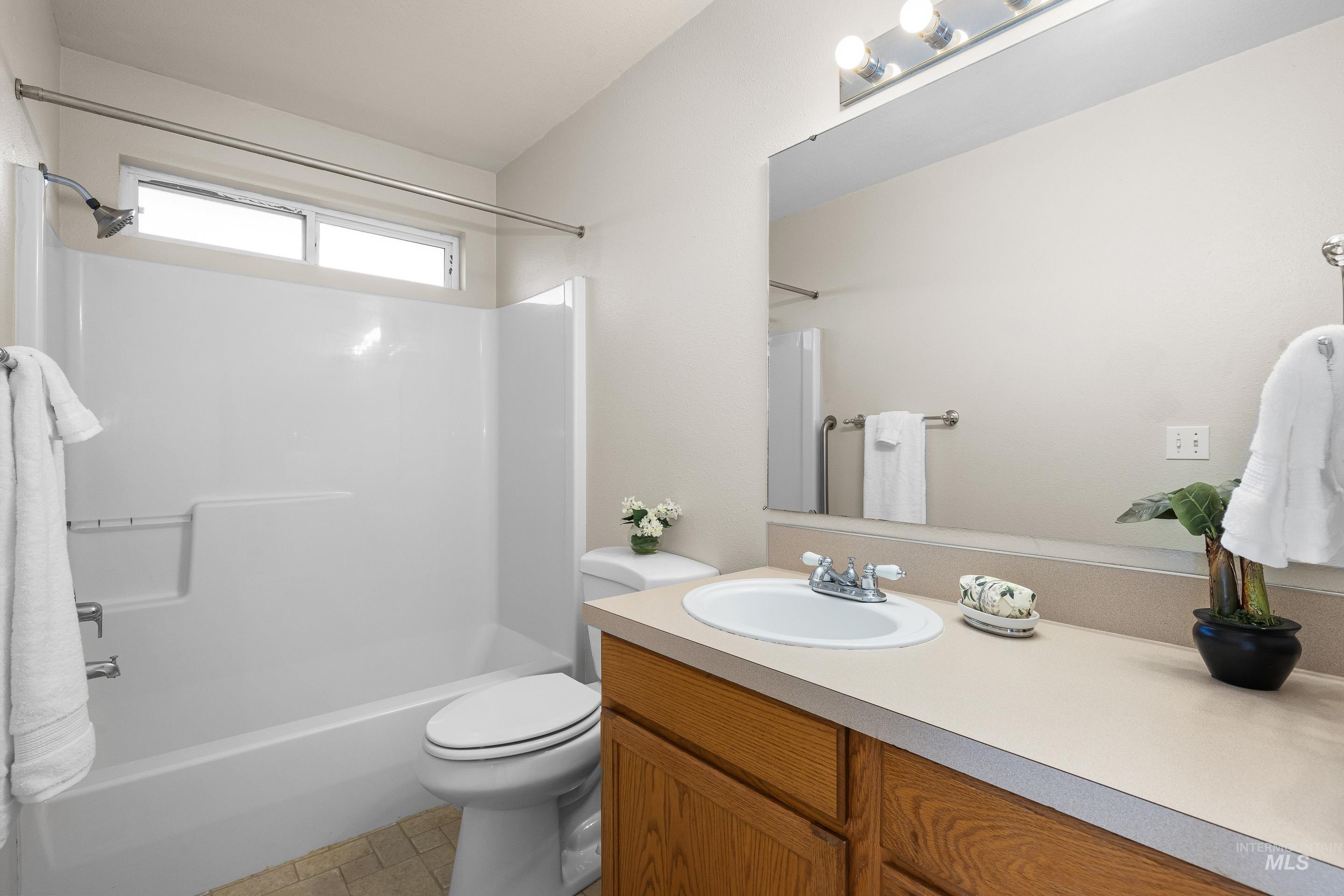 8909 W Irving St., Boise, Idaho 83704, 1 Bedroom, 1 Bathroom, Residential For Sale, Price $219,700,MLS 98983203