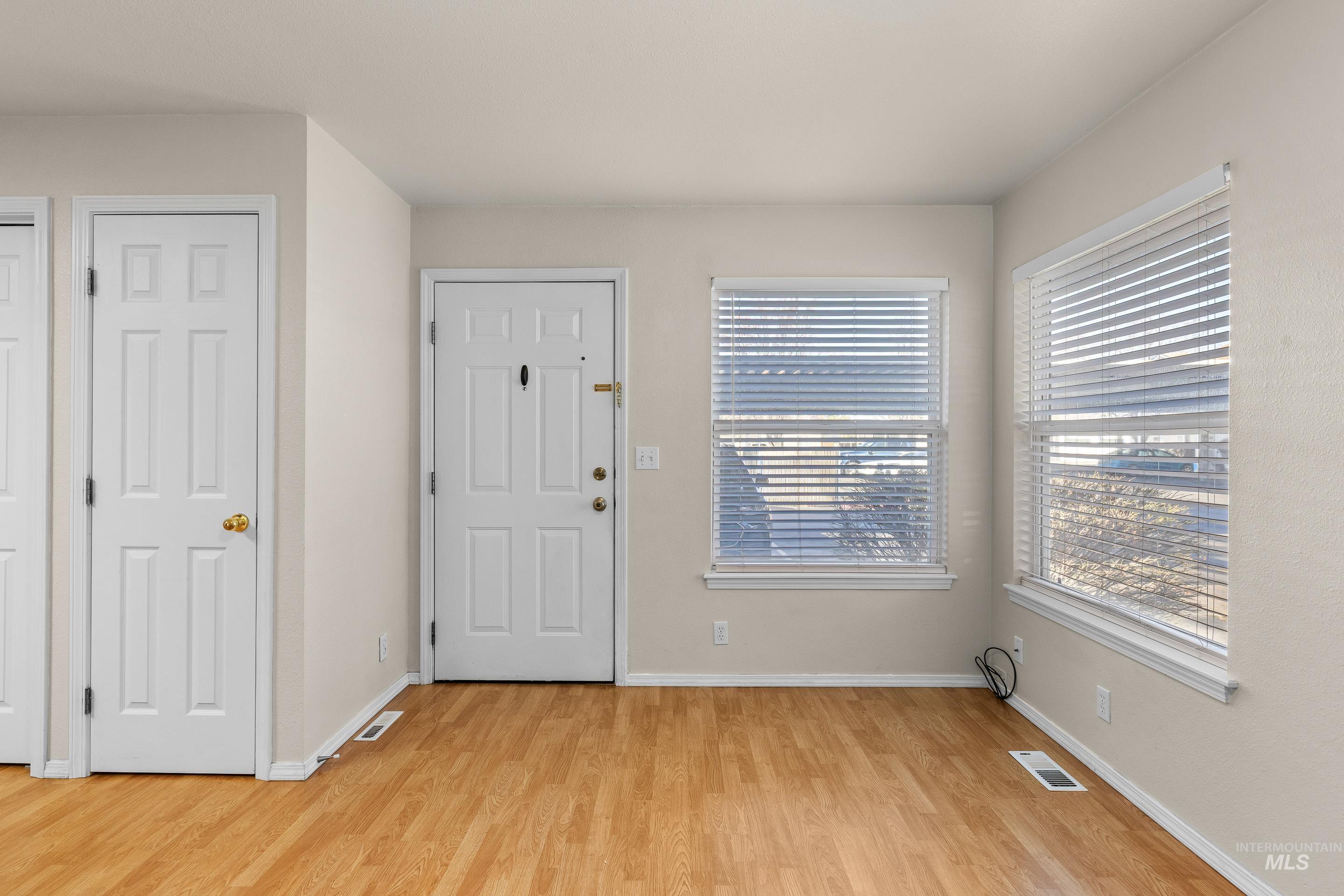 8909 W Irving St., Boise, Idaho 83704, 1 Bedroom, 1 Bathroom, Residential For Sale, Price $219,700,MLS 98983203