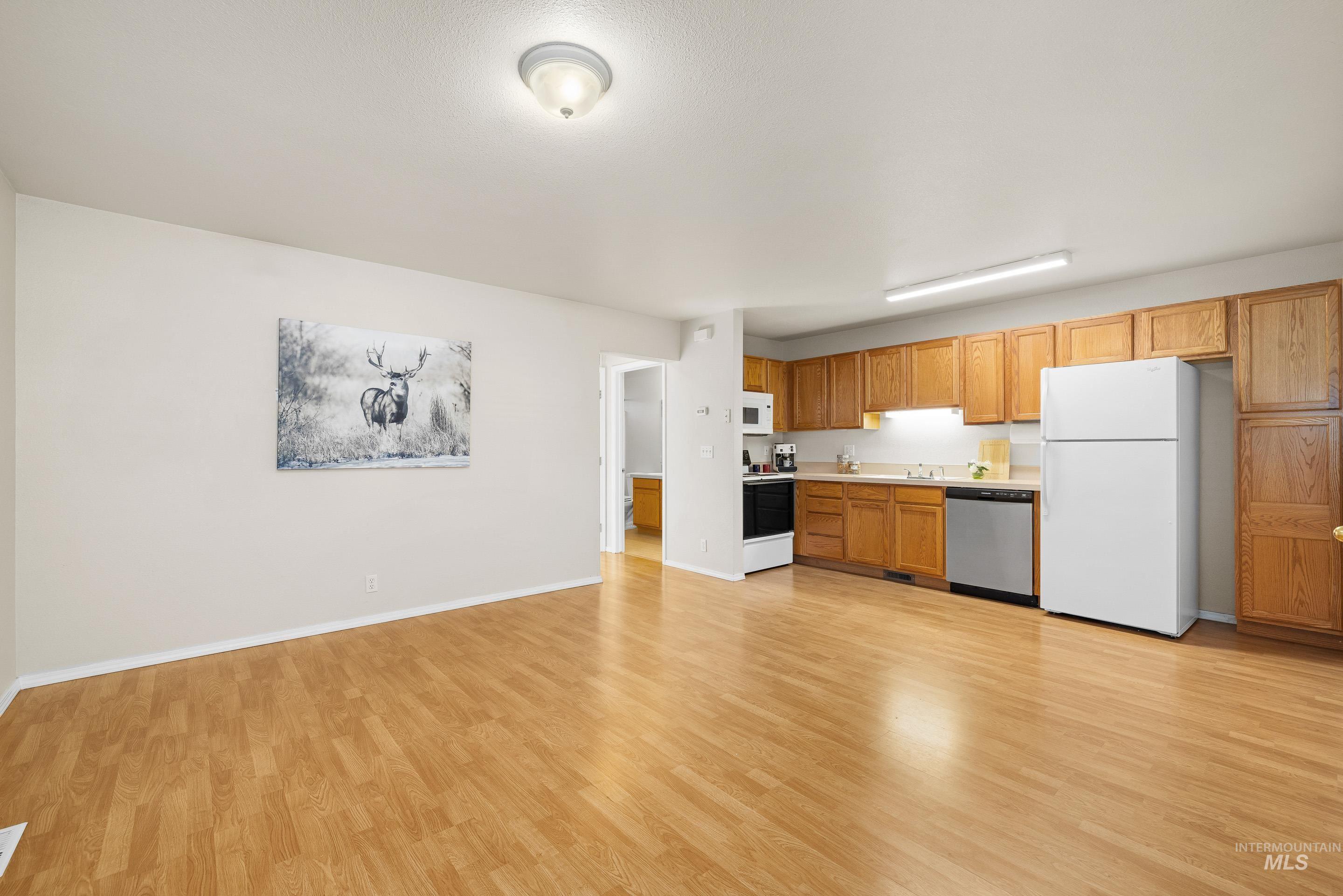 8909 W Irving St., Boise, Idaho 83704, 1 Bedroom, 1 Bathroom, Residential For Sale, Price $219,700,MLS 98983203