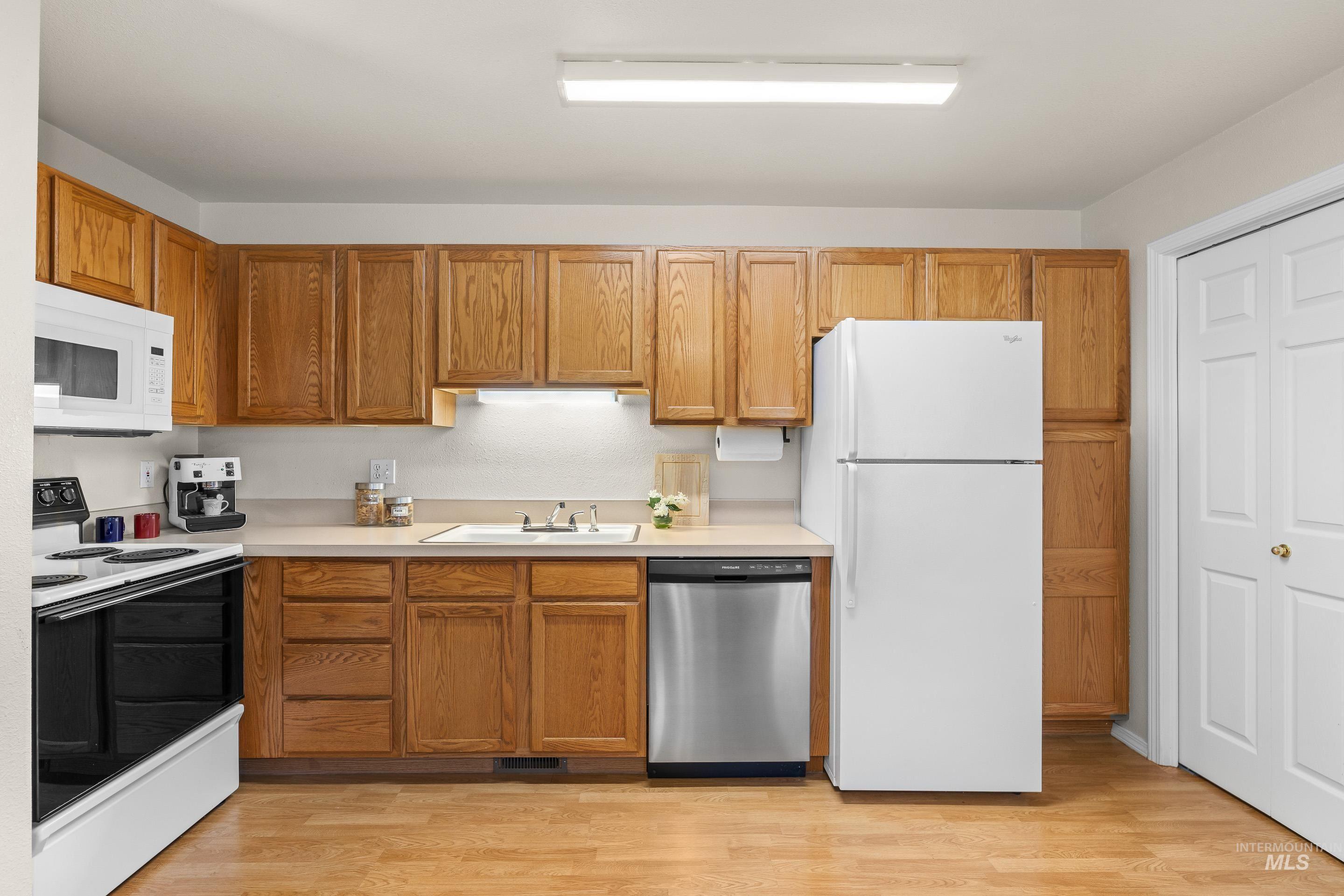 8909 W Irving St., Boise, Idaho 83704, 1 Bedroom, 1 Bathroom, Residential For Sale, Price $219,700,MLS 98983203