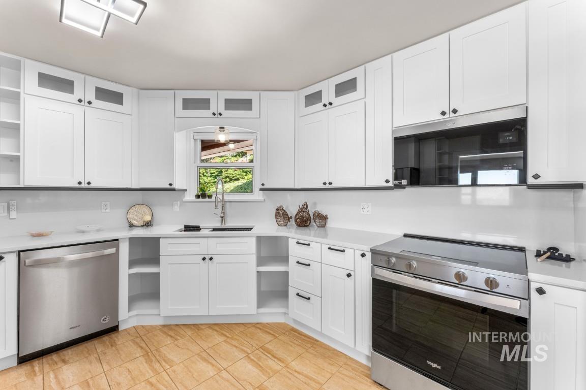 165 W Horizon Dr, Boise, Idaho 83702, 4 Bedrooms, 2 Bathrooms, Residential For Sale, Price $1,360,000,MLS 98983204