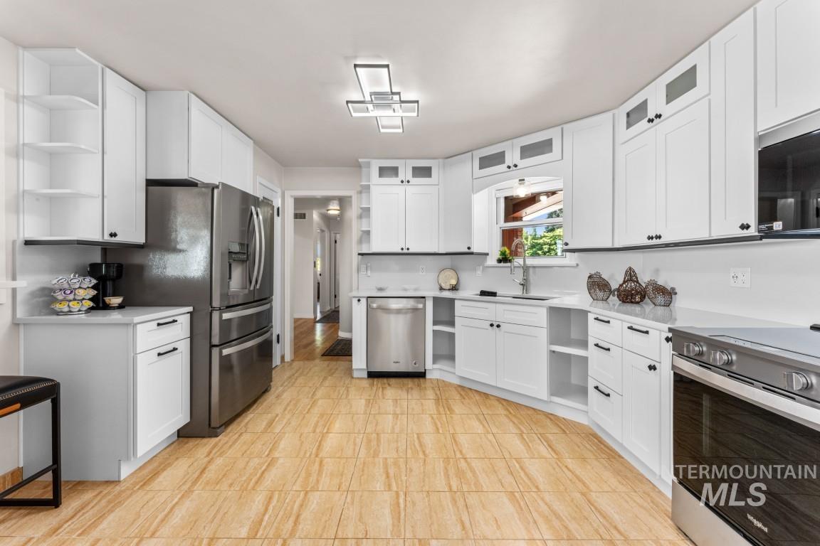 165 W Horizon Dr, Boise, Idaho 83702, 4 Bedrooms, 2 Bathrooms, Residential For Sale, Price $1,360,000,MLS 98983204