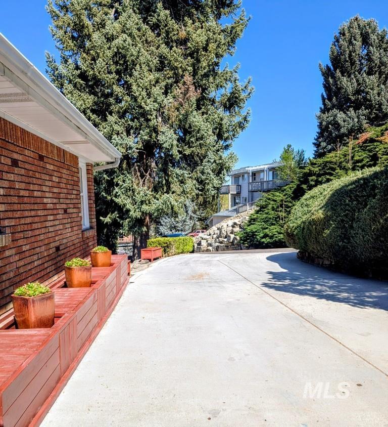 165 W Horizon Dr, Boise, Idaho 83702, 4 Bedrooms, 2 Bathrooms, Residential For Sale, Price $1,360,000,MLS 98983204