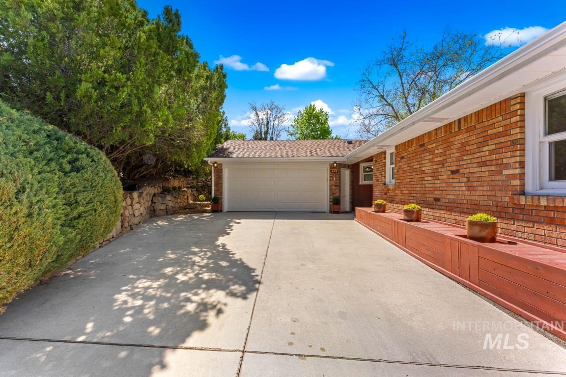 165 W Horizon Dr, Boise, Idaho 83702, 4 Bedrooms, 2 Bathrooms, Residential For Sale, Price $1,282,900,MLS 98983204