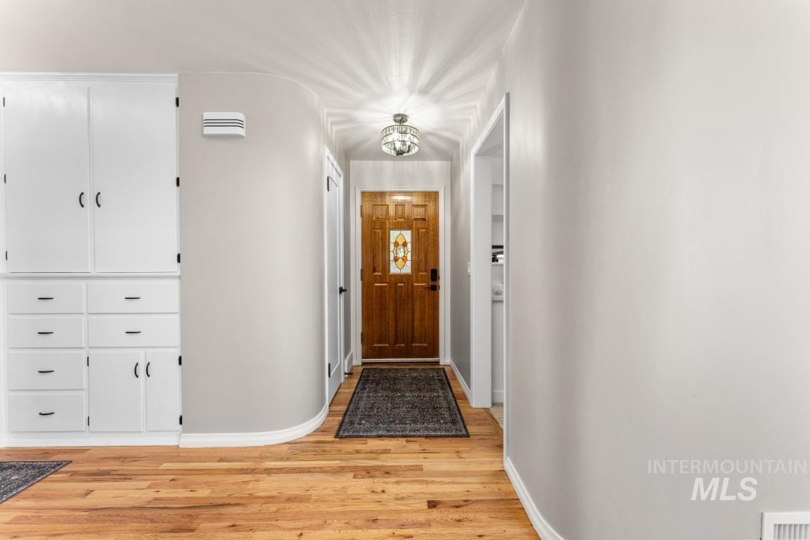 165 W Horizon Dr, Boise, Idaho 83702, 4 Bedrooms, 2 Bathrooms, Residential For Sale, Price $1,360,000,MLS 98983204