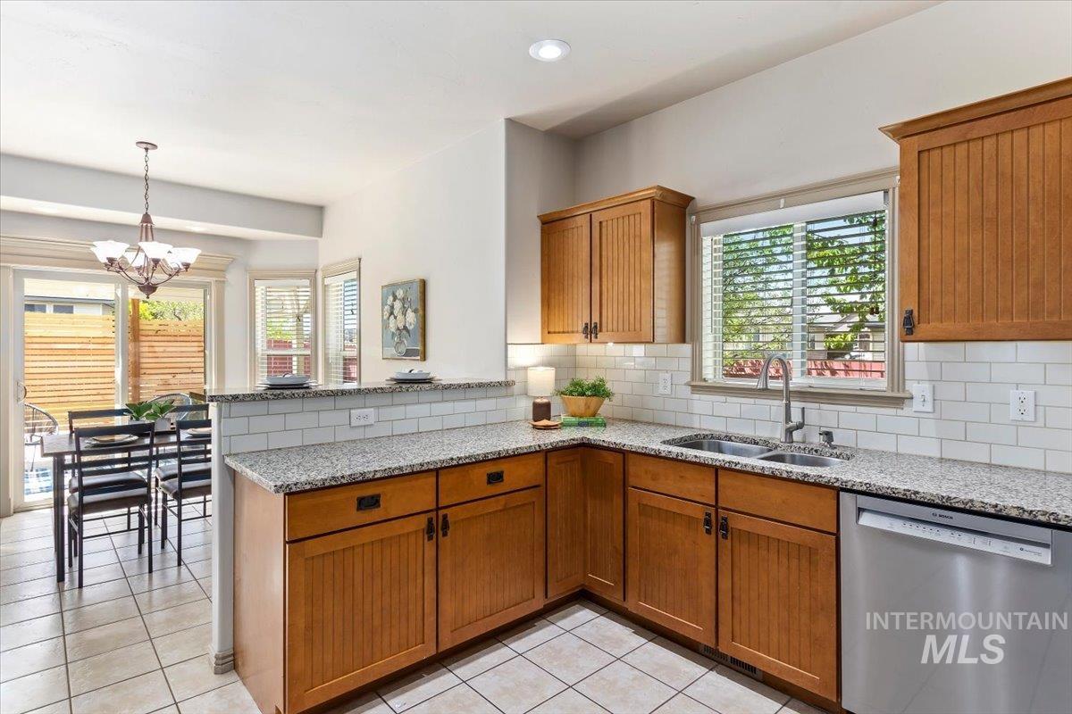 2274 Eastwood Rd, Twin Falls, Idaho 83301, 4 Bedrooms, 2.5 Bathrooms, Residential For Sale, Price $592,900, 98983205