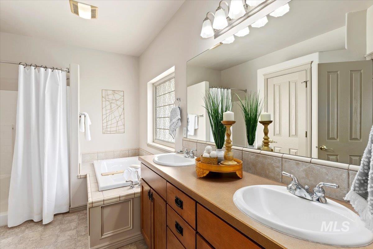 2274 Eastwood Rd, Twin Falls, Idaho 83301, 4 Bedrooms, 2.5 Bathrooms, Residential For Sale, Price $592,900, 98983205