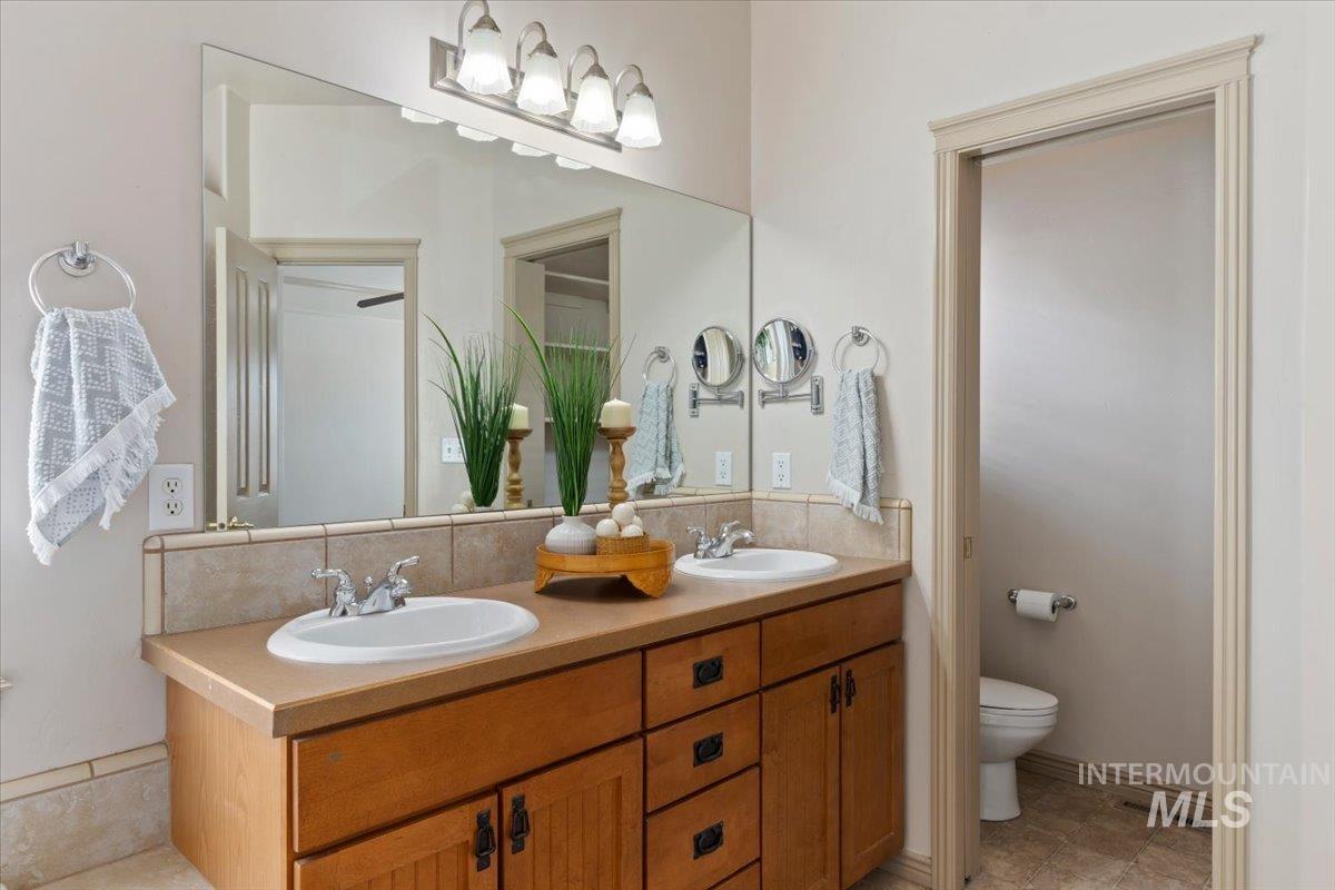 2274 Eastwood Rd, Twin Falls, Idaho 83301, 4 Bedrooms, 2.5 Bathrooms, Residential For Sale, Price $592,900, 98983205