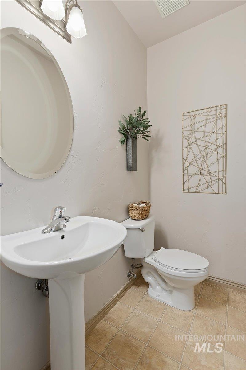 2274 Eastwood Rd, Twin Falls, Idaho 83301, 4 Bedrooms, 2.5 Bathrooms, Residential For Sale, Price $592,900, 98983205