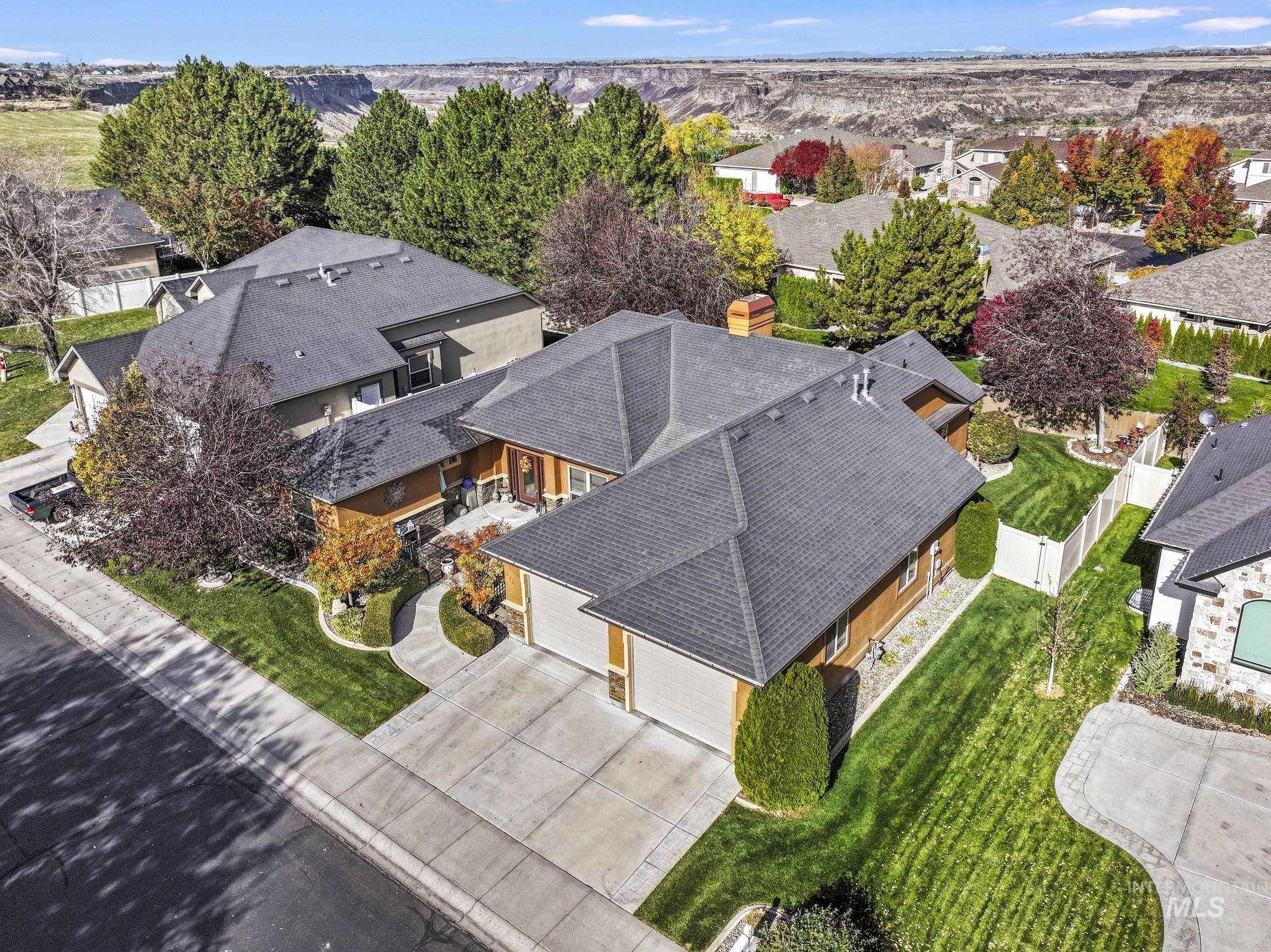 675 Canyon Park Ave, Twin Falls, Idaho 83301, 3 Bedrooms, 2 Bathrooms, Residential For Sale, Price $565,000, 98983208