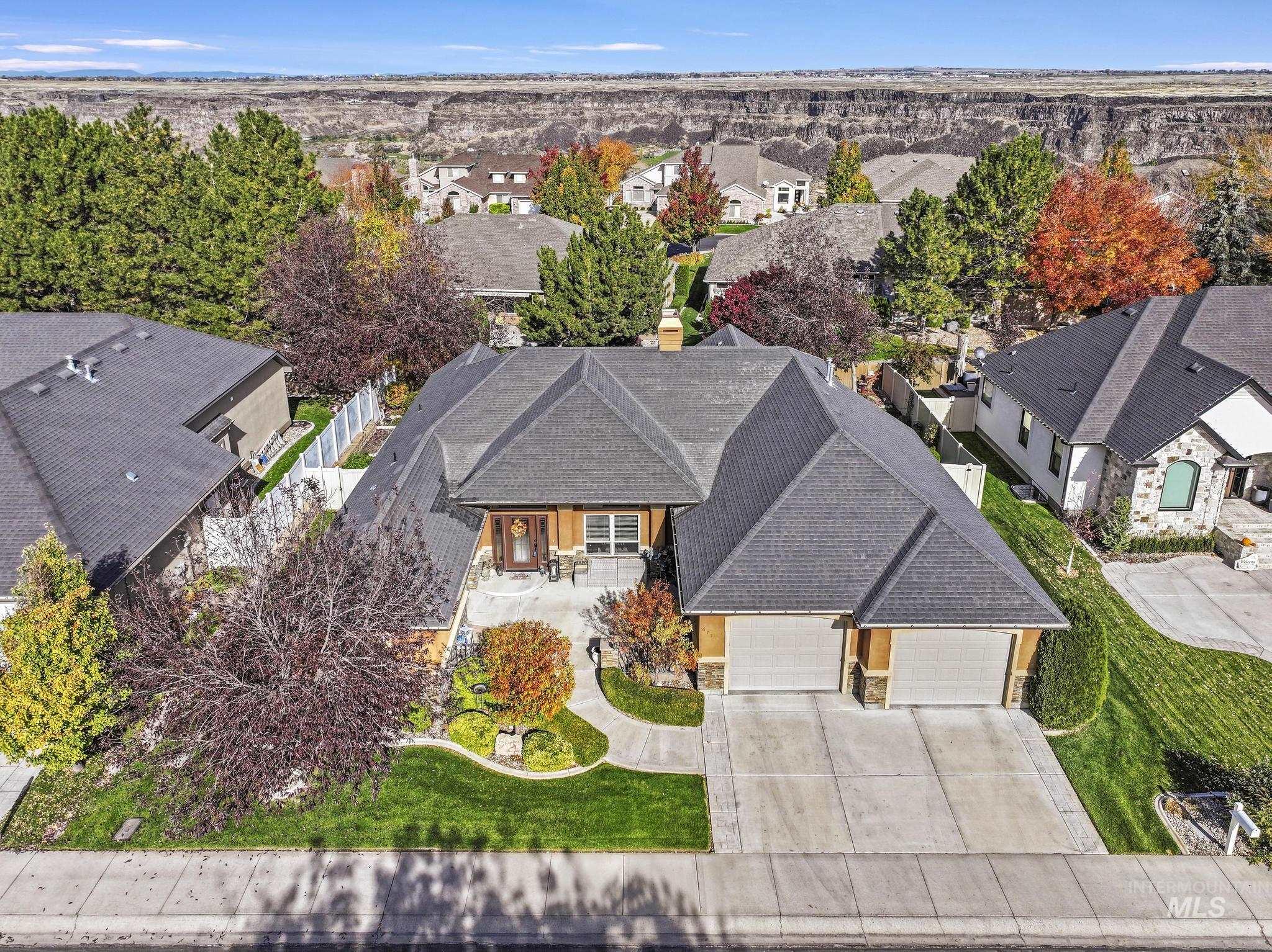 675 Canyon Park Ave, Twin Falls, Idaho 83301, 3 Bedrooms, 2 Bathrooms, Residential For Sale, Price $565,000, 98983208