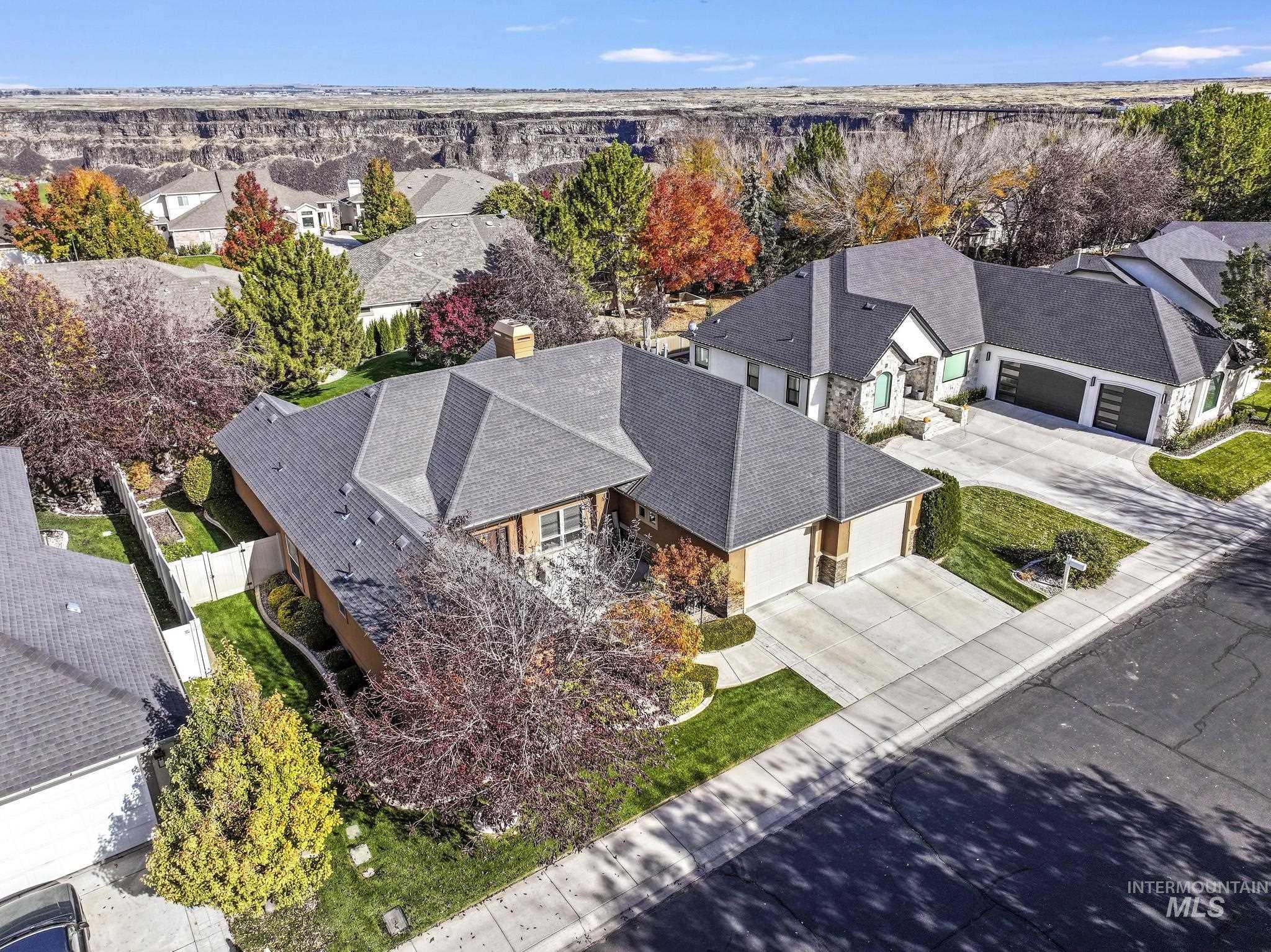 675 Canyon Park Ave, Twin Falls, Idaho 83301, 3 Bedrooms, 2 Bathrooms, Residential For Sale, Price $565,000, 98983208
