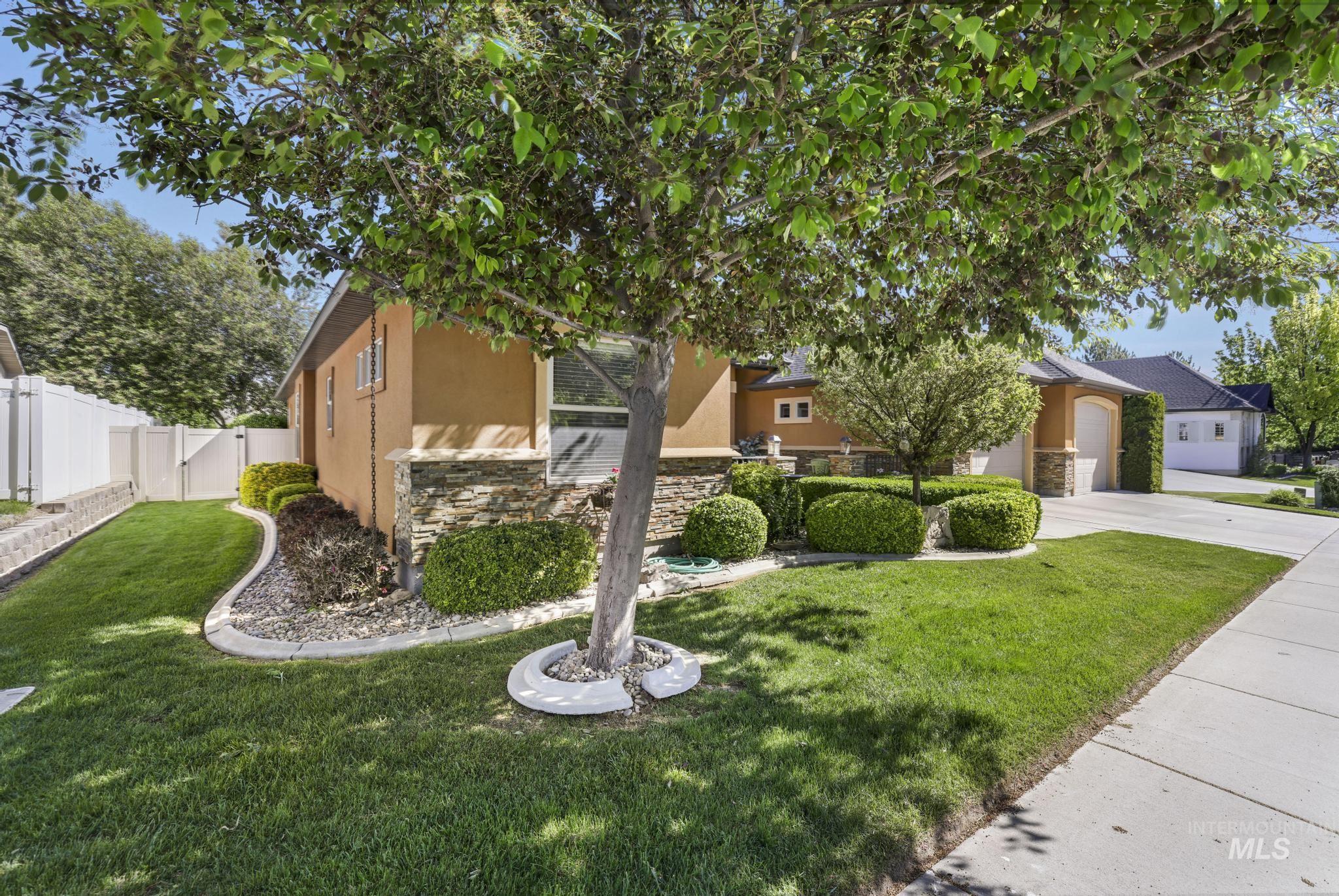 675 Canyon Park Ave, Twin Falls, Idaho 83301, 3 Bedrooms, 2 Bathrooms, Residential For Sale, Price $565,000,MLS 98983208
