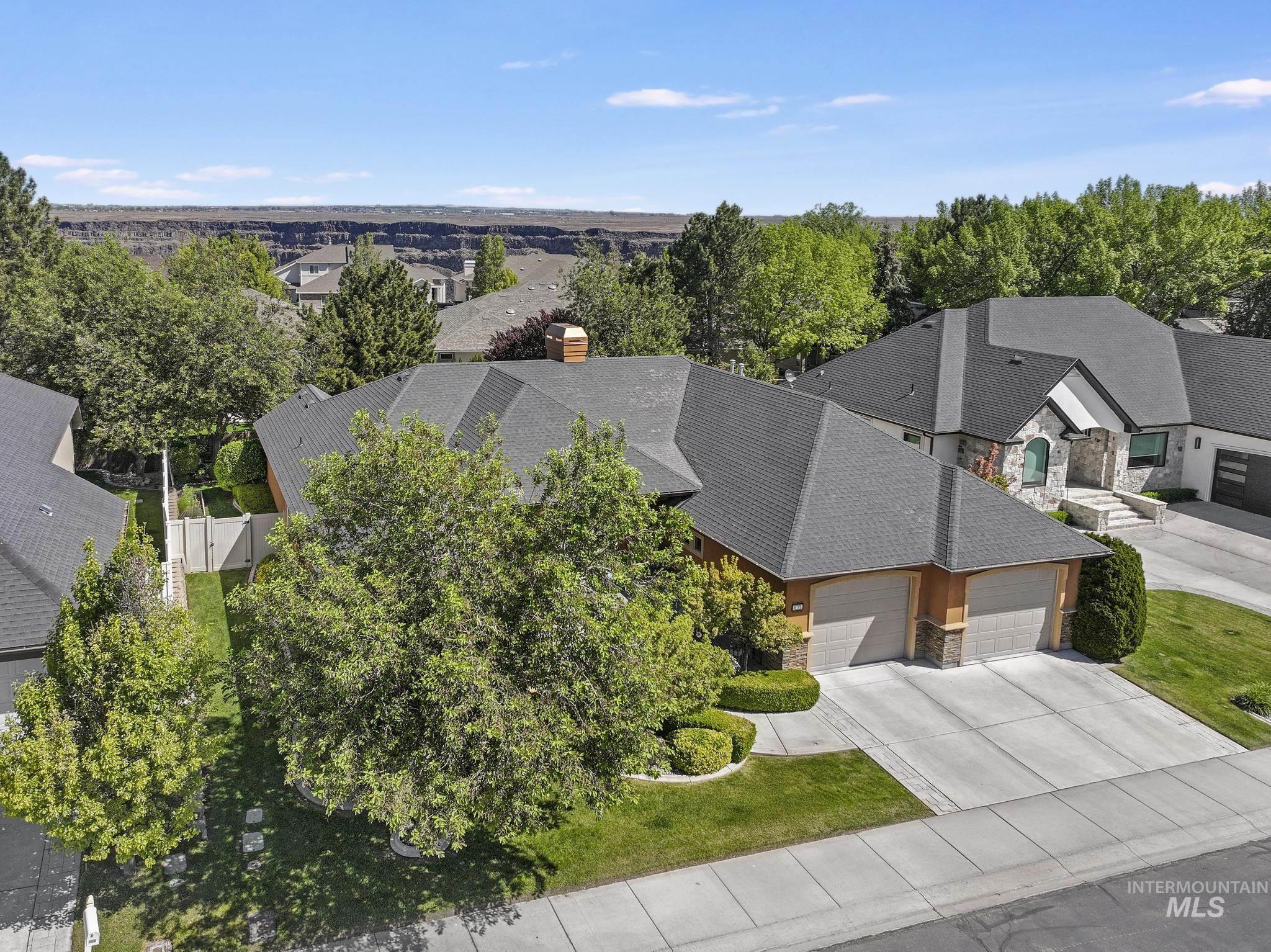 675 Canyon Park Ave, Twin Falls, Idaho 83301, 3 Bedrooms, 2 Bathrooms, Residential For Sale, Price $565,000,MLS 98983208
