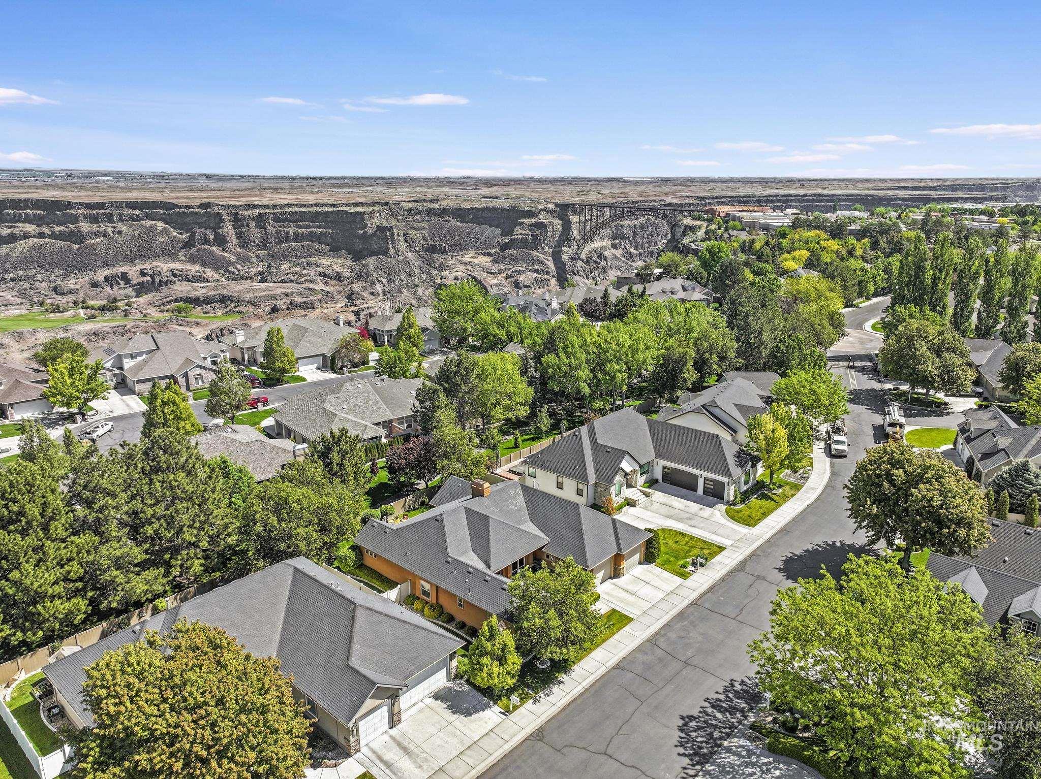 675 Canyon Park Ave, Twin Falls, Idaho 83301, 3 Bedrooms, 2 Bathrooms, Residential For Sale, Price $565,000,MLS 98983208