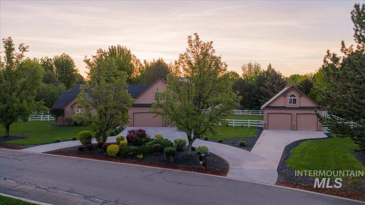 570 N Cove Colony Way, Eagle, Idaho 83616, 4 Bedrooms, 3.5 Bathrooms, Residential For Sale, Price $1,699,000, 98983210