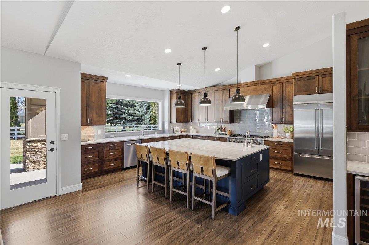 570 N Cove Colony Way, Eagle, Idaho 83616, 4 Bedrooms, 3.5 Bathrooms, Residential For Sale, Price $1,699,000, 98983210