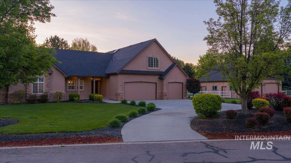 570 N Cove Colony Way, Eagle, Idaho 83616, 4 Bedrooms, 3.5 Bathrooms, Residential For Sale, Price $1,699,000, 98983210