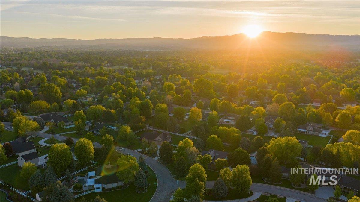 570 N Cove Colony Way, Eagle, Idaho 83616, 4 Bedrooms, 3.5 Bathrooms, Residential For Sale, Price $1,699,000, 98983210