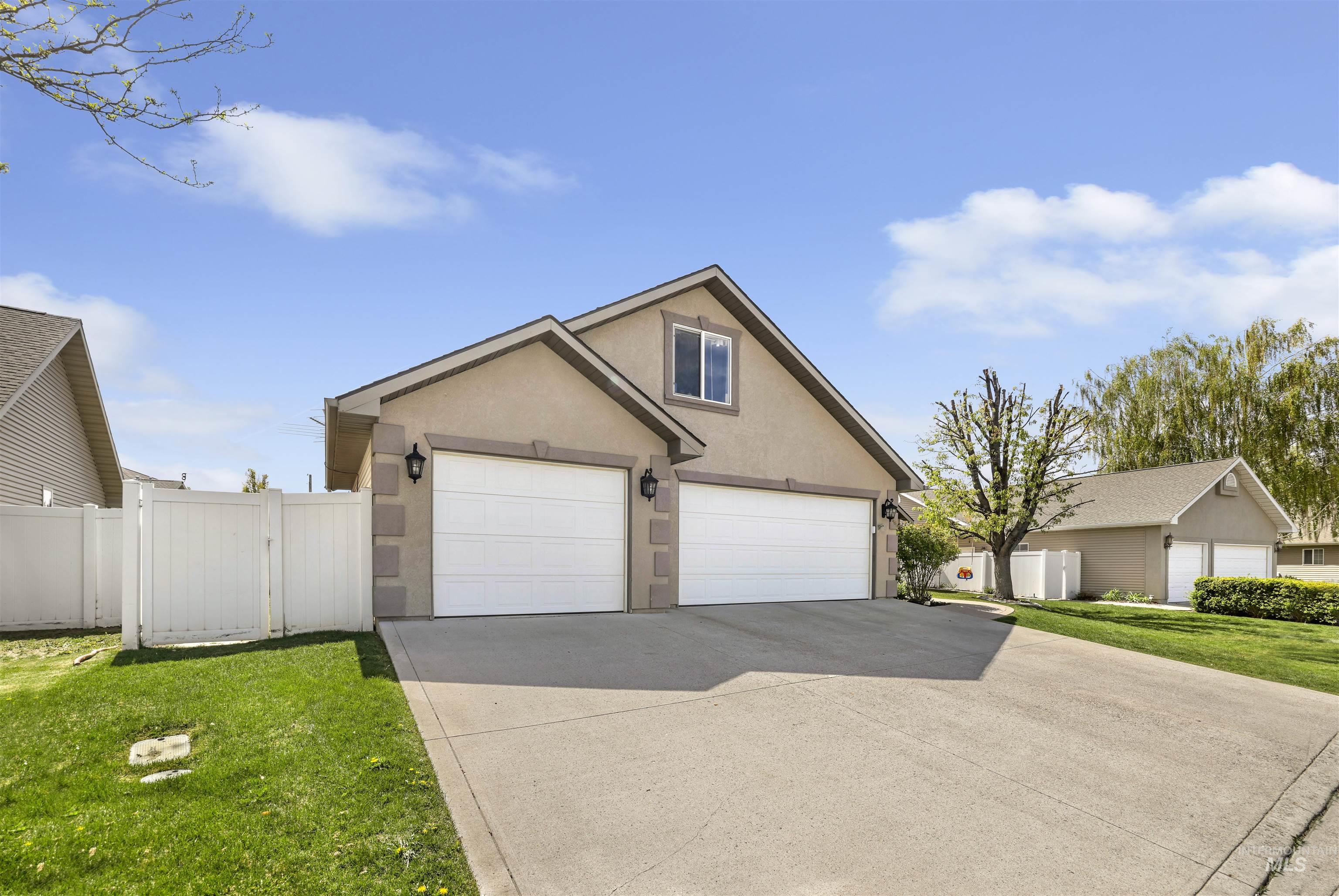 2662 Joshua Way, Twin Falls, Idaho 83301, 3 Bedrooms, 3 Bathrooms, Residential For Sale, Price $499,999, 98983213