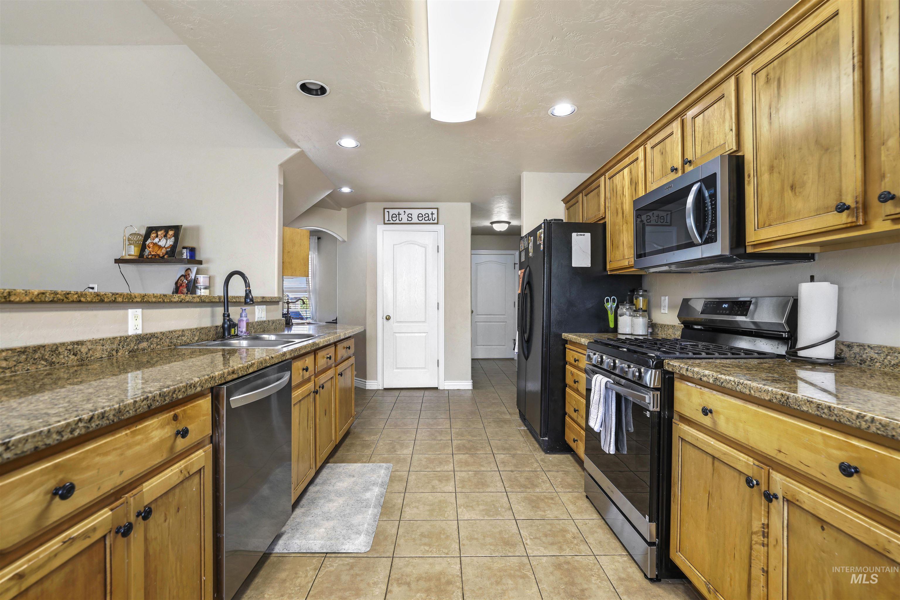 2662 Joshua Way, Twin Falls, Idaho 83301, 3 Bedrooms, 3 Bathrooms, Residential For Sale, Price $499,999, 98983213