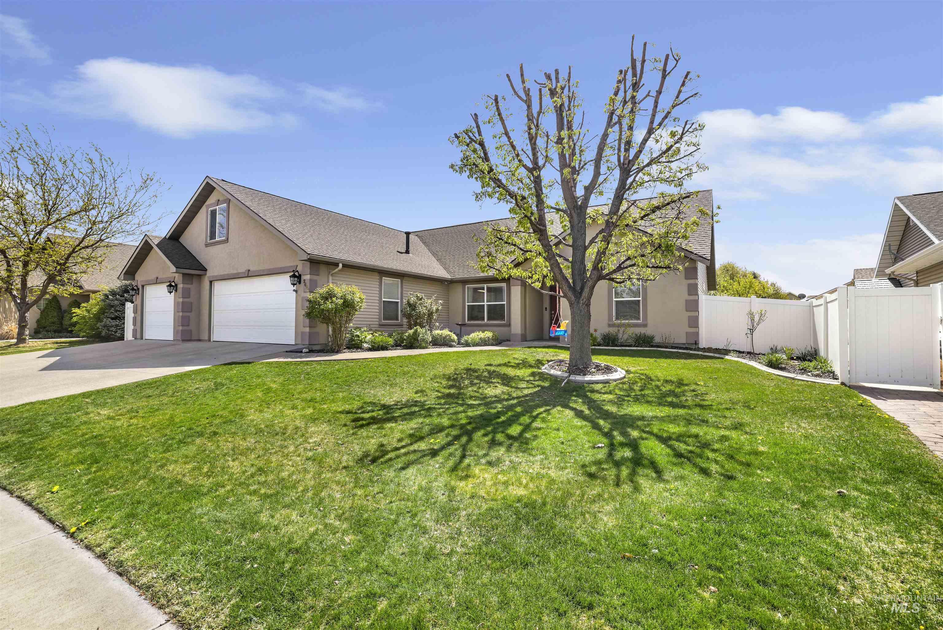 2662 Joshua Way, Twin Falls, Idaho 83301, 3 Bedrooms, 3 Bathrooms, Residential For Sale, Price $499,999, 98983213