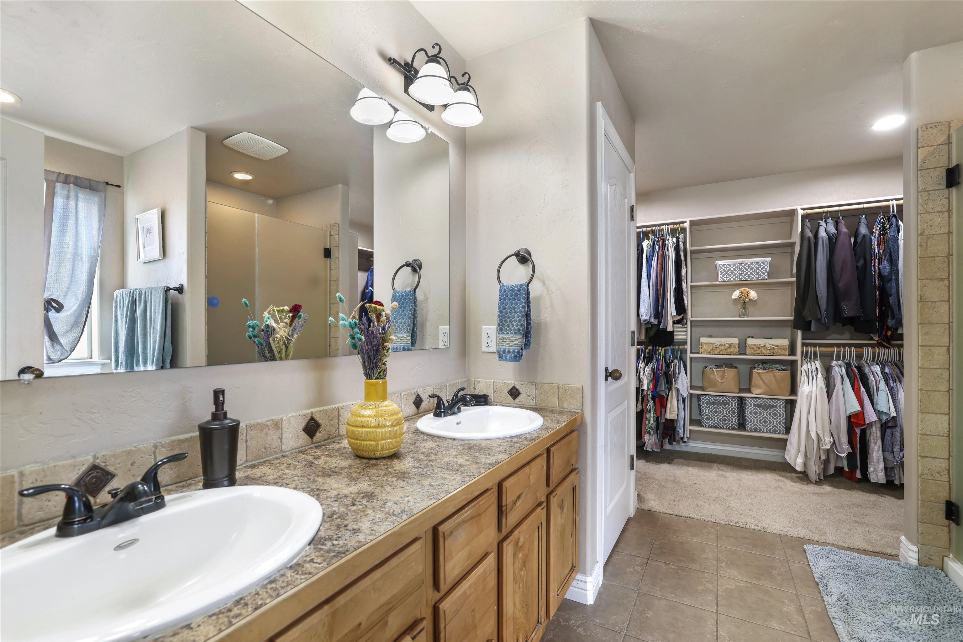 2662 Joshua Way, Twin Falls, Idaho 83301, 3 Bedrooms, 3 Bathrooms, Residential For Sale, Price $499,999, 98983213