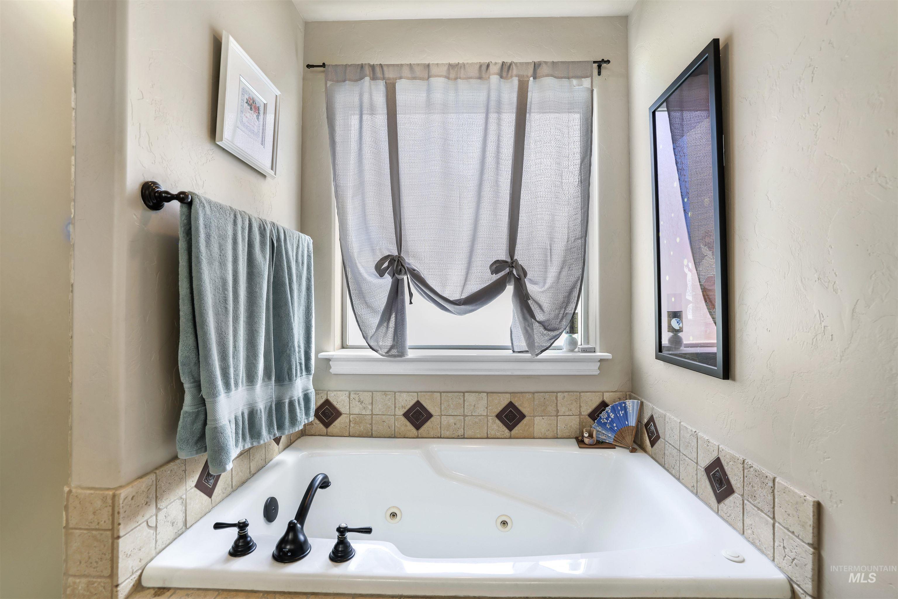 2662 Joshua Way, Twin Falls, Idaho 83301, 3 Bedrooms, 3 Bathrooms, Residential For Sale, Price $499,999, 98983213