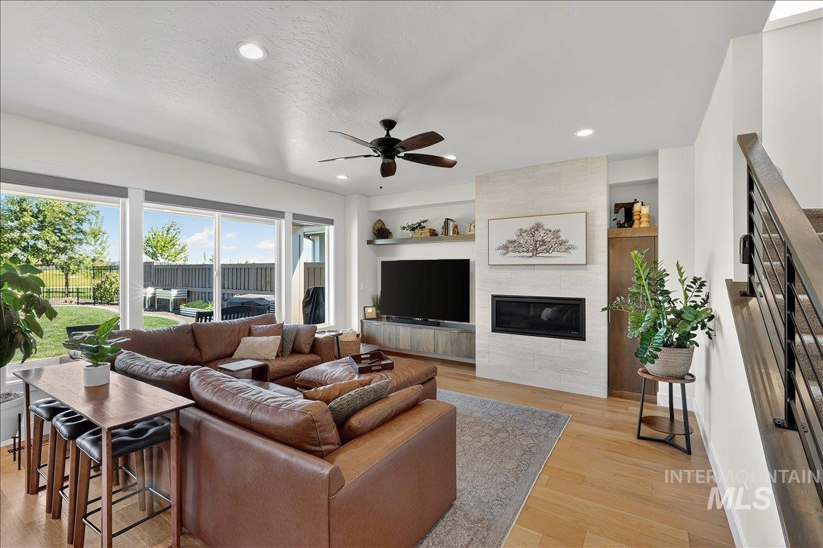 6718 S Cadence Ave, Meridian, Idaho 83642, 4 Bedrooms, 3 Bathrooms, Residential For Sale, Price $859,000,MLS 98983216