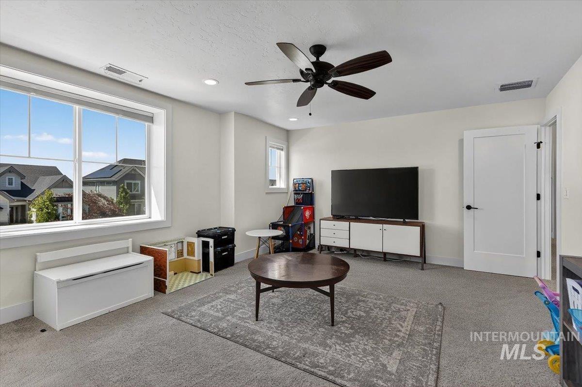 6718 S Cadence Ave, Meridian, Idaho 83642, 4 Bedrooms, 3 Bathrooms, Residential For Sale, Price $859,000,MLS 98983216