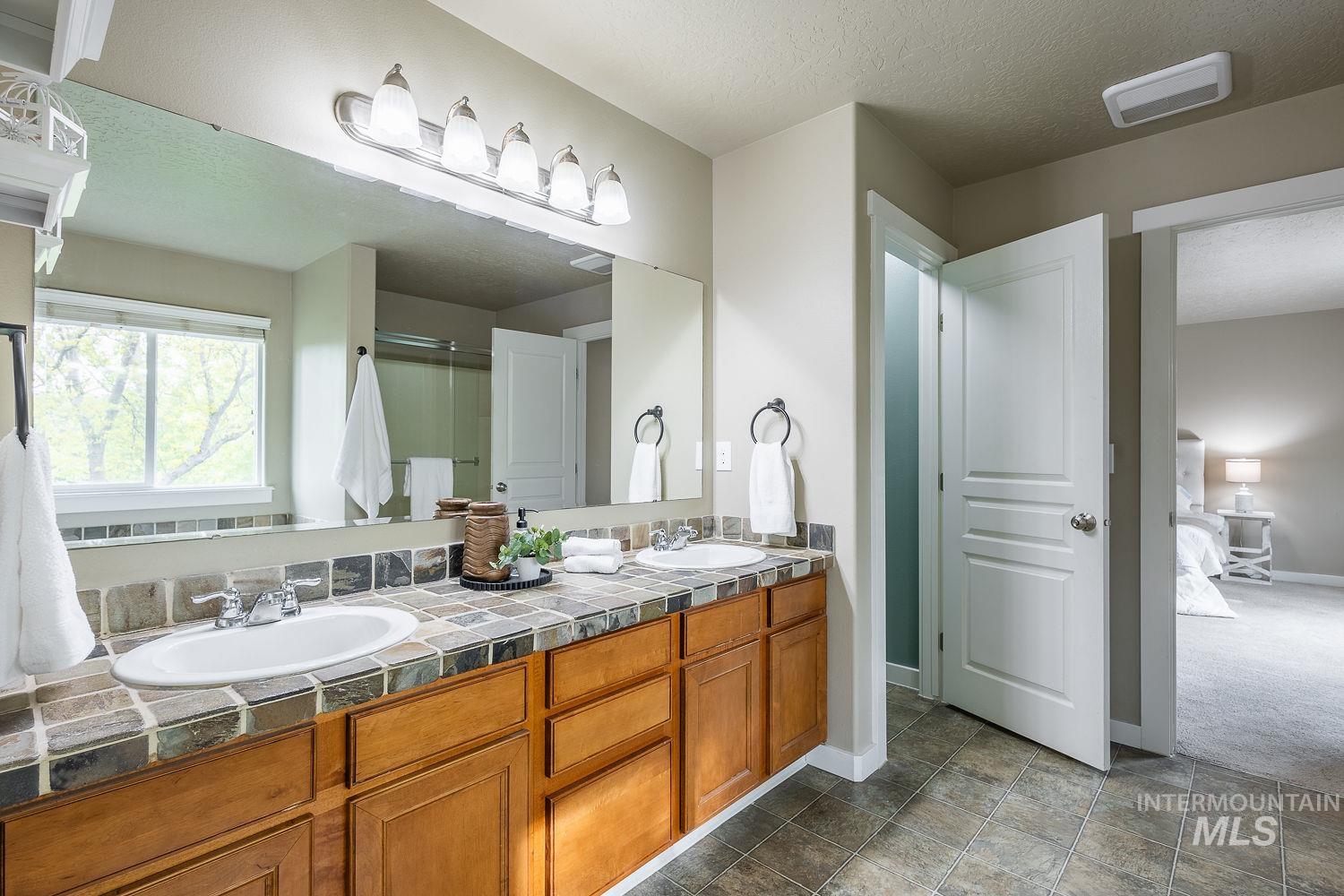 17362 N Midsummers Ln, Nampa, Idaho 83687, 4 Bedrooms, 2.5 Bathrooms, Residential For Sale, Price $459,900,MLS 98983220