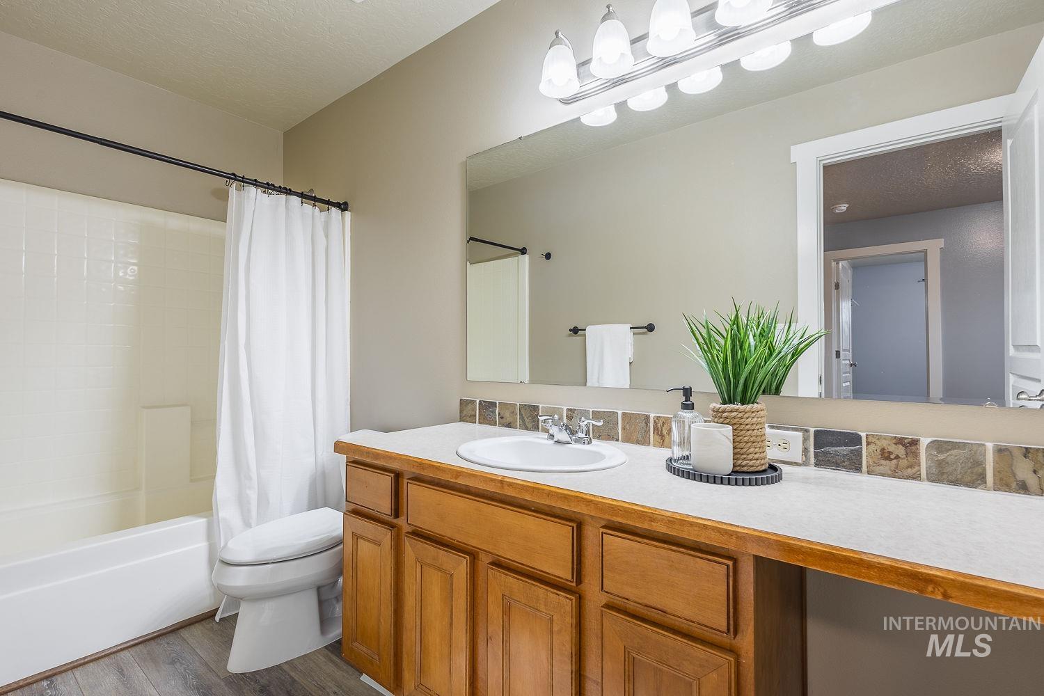 17362 N Midsummers Ln, Nampa, Idaho 83687, 4 Bedrooms, 2.5 Bathrooms, Residential For Sale, Price $459,900,MLS 98983220