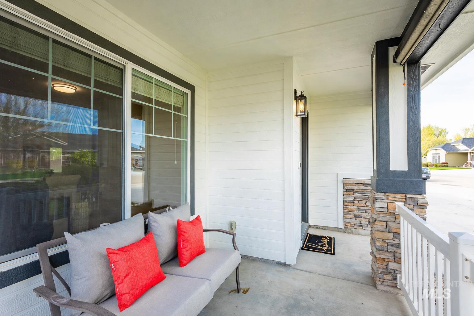 17362 N Midsummers Ln, Nampa, Idaho 83687, 4 Bedrooms, 2.5 Bathrooms, Residential For Sale, Price $459,900,MLS 98983220